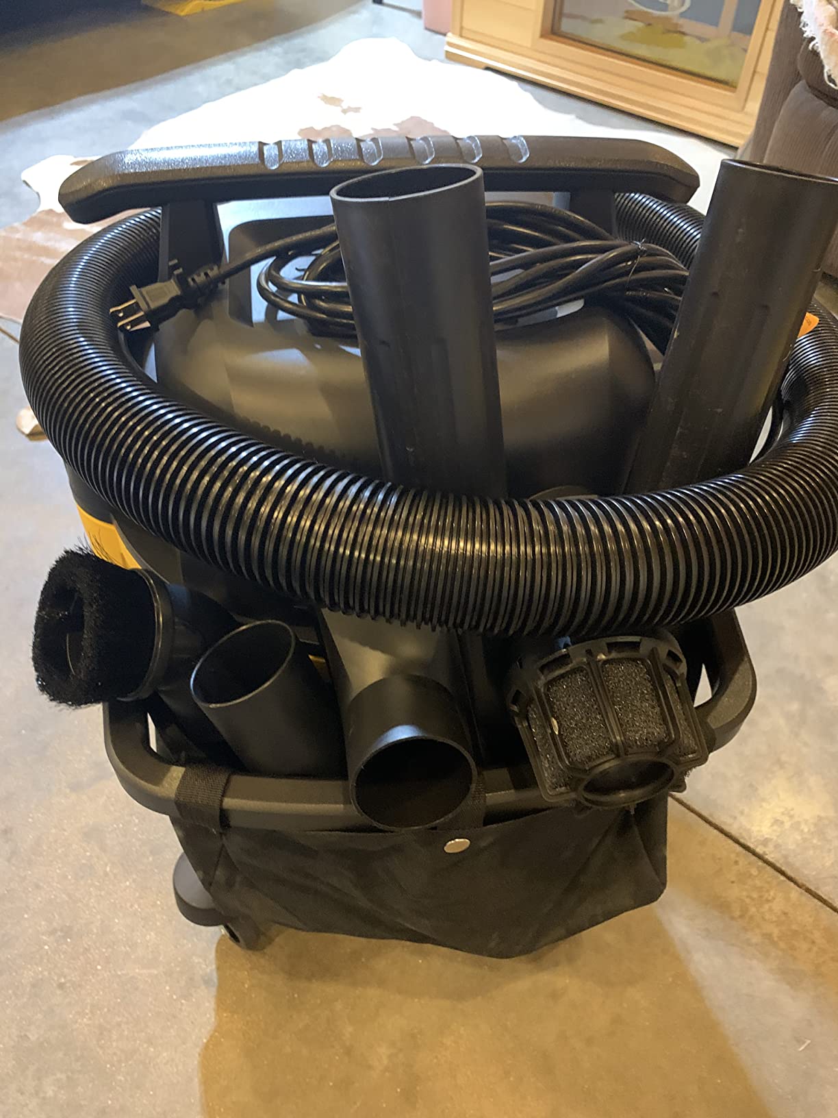 DEWALT 12 Gallon Poly Wet/Dry Vac, 5.5 HP Shop Vacuum Wet Vacuum Cleaner for Workshop, Jobsite, Commercial Area, Large Pick-Up Capacity, Yellow,DXV12P customer photo 1