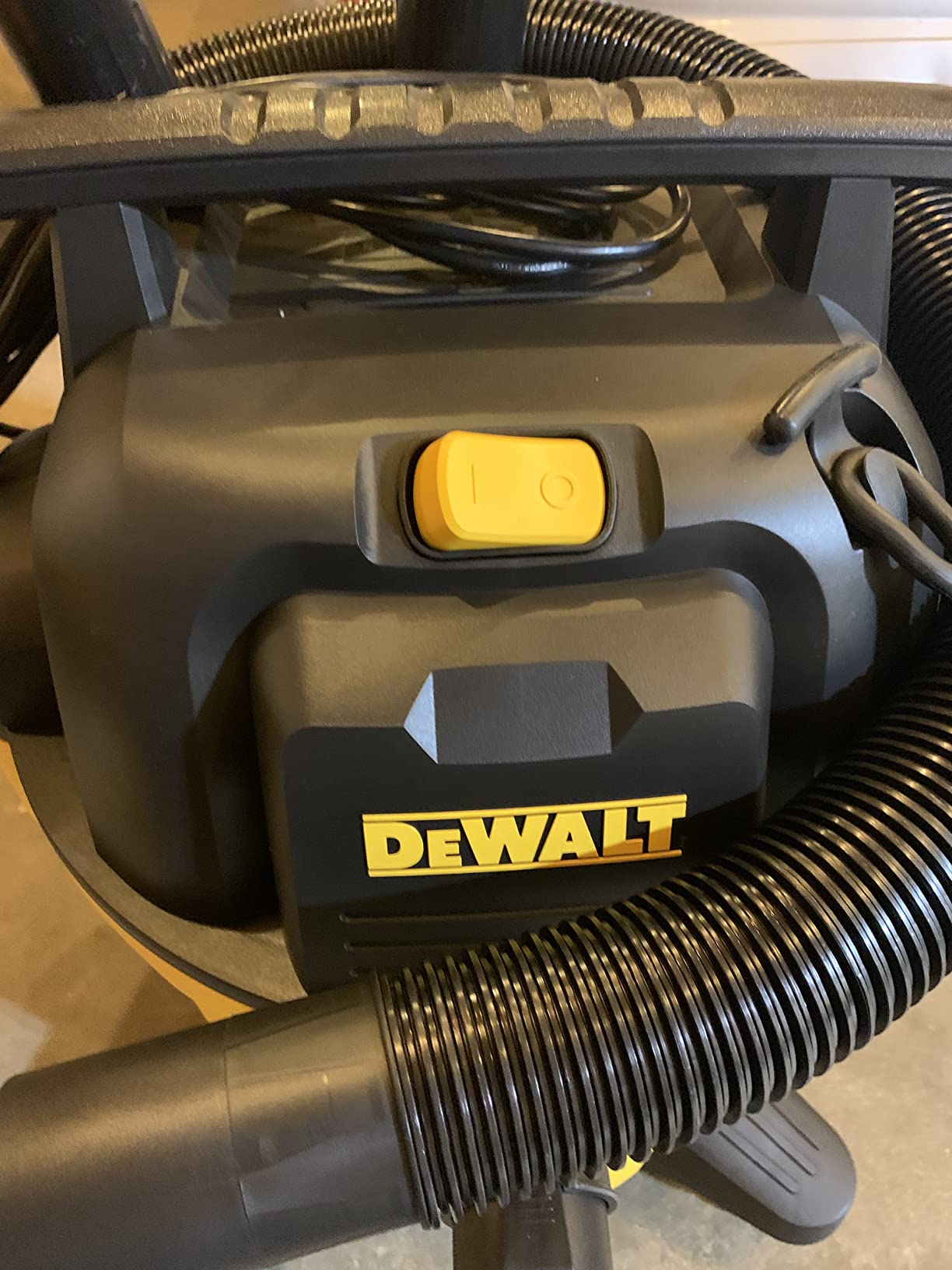 DEWALT 12 Gallon Poly Wet/Dry Vac, 5.5 HP Shop Vacuum Wet Vacuum Cleaner for Workshop, Jobsite, Commercial Area, Large Pick-Up Capacity, Yellow,DXV12P customer photo 2