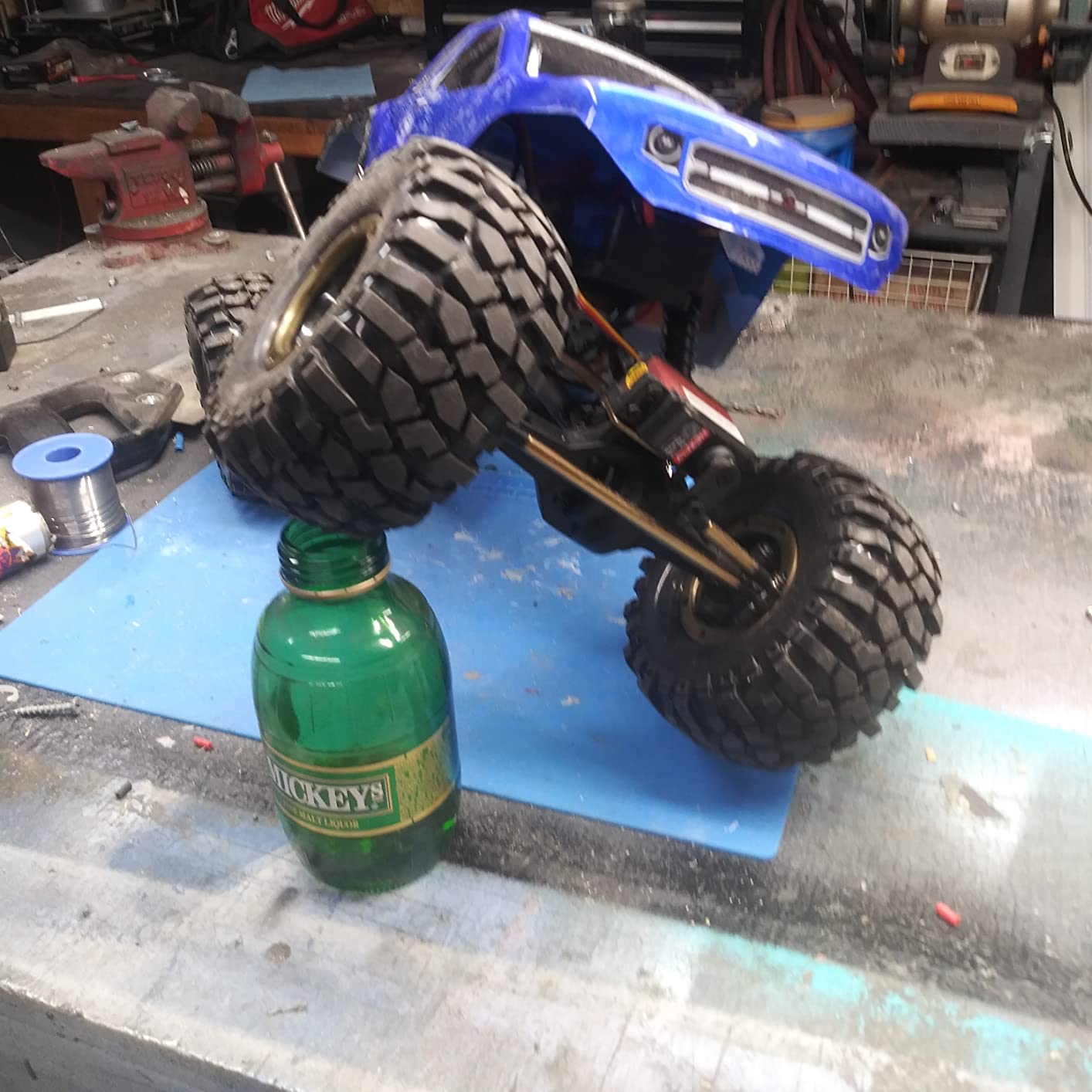 Redcat Racing Everest-10 Electric Rock Crawler with Waterproof Electronics, 2.4Ghz Radio Control (1/10 Scale), Blue/Black customer photo 1