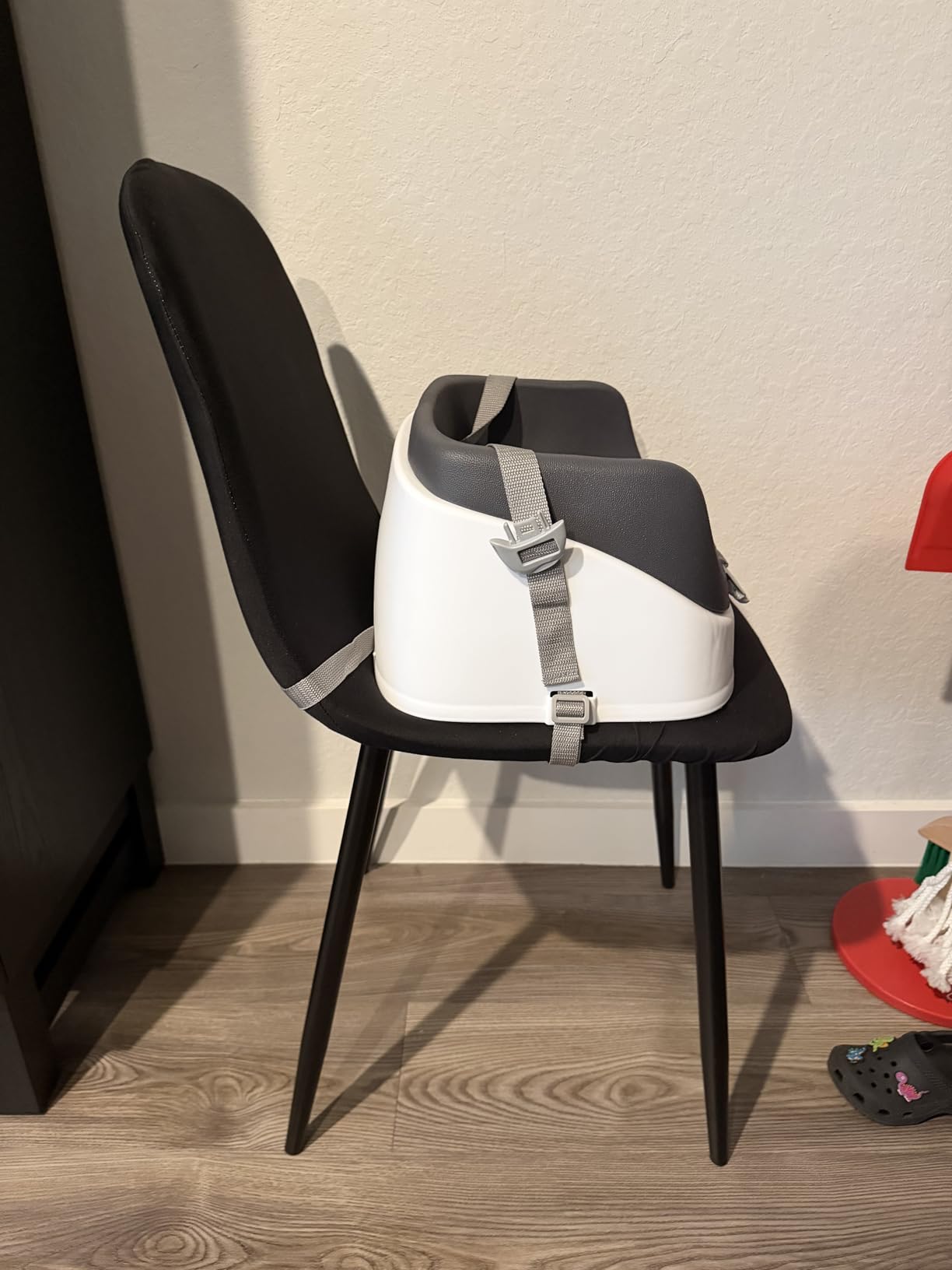Ingenuity SmartClean Toddler Booster Seat for Kitchen Chair - Lightweight for on-the-go, Easy-Clean, 3-Point Harness Strap - Booster Seat for Dining Table, Slate customer photo 1