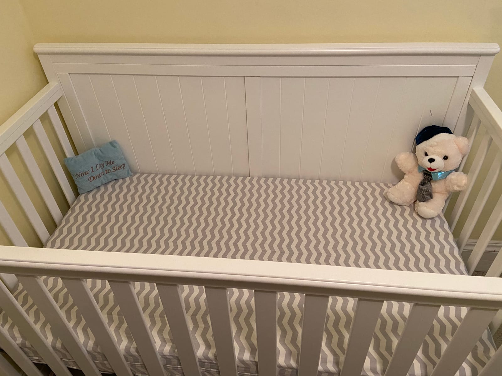Graco Hadley 5-in-1 Convertible Crib with Drawer, White customer photo 1