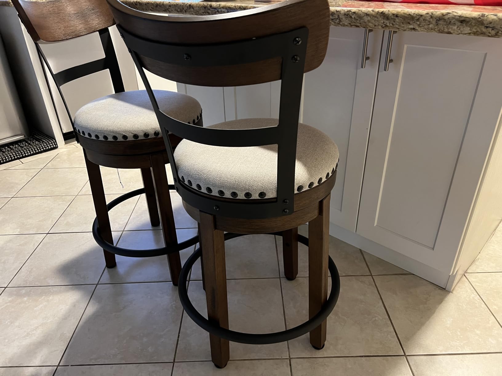 Signature Design by Ashley Valebeck Counter Height Bar Stool, Brown customer photo 1