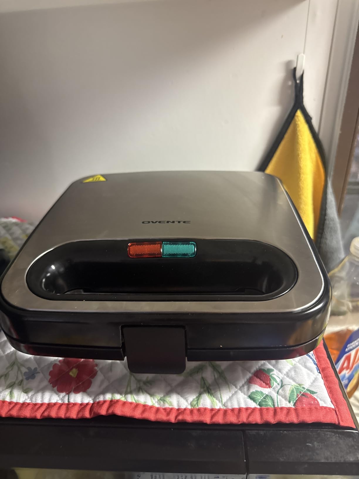 OVENTE Electric Sandwich Maker, 750W Non-Stick Plates, Black GPS401B customer photo 1