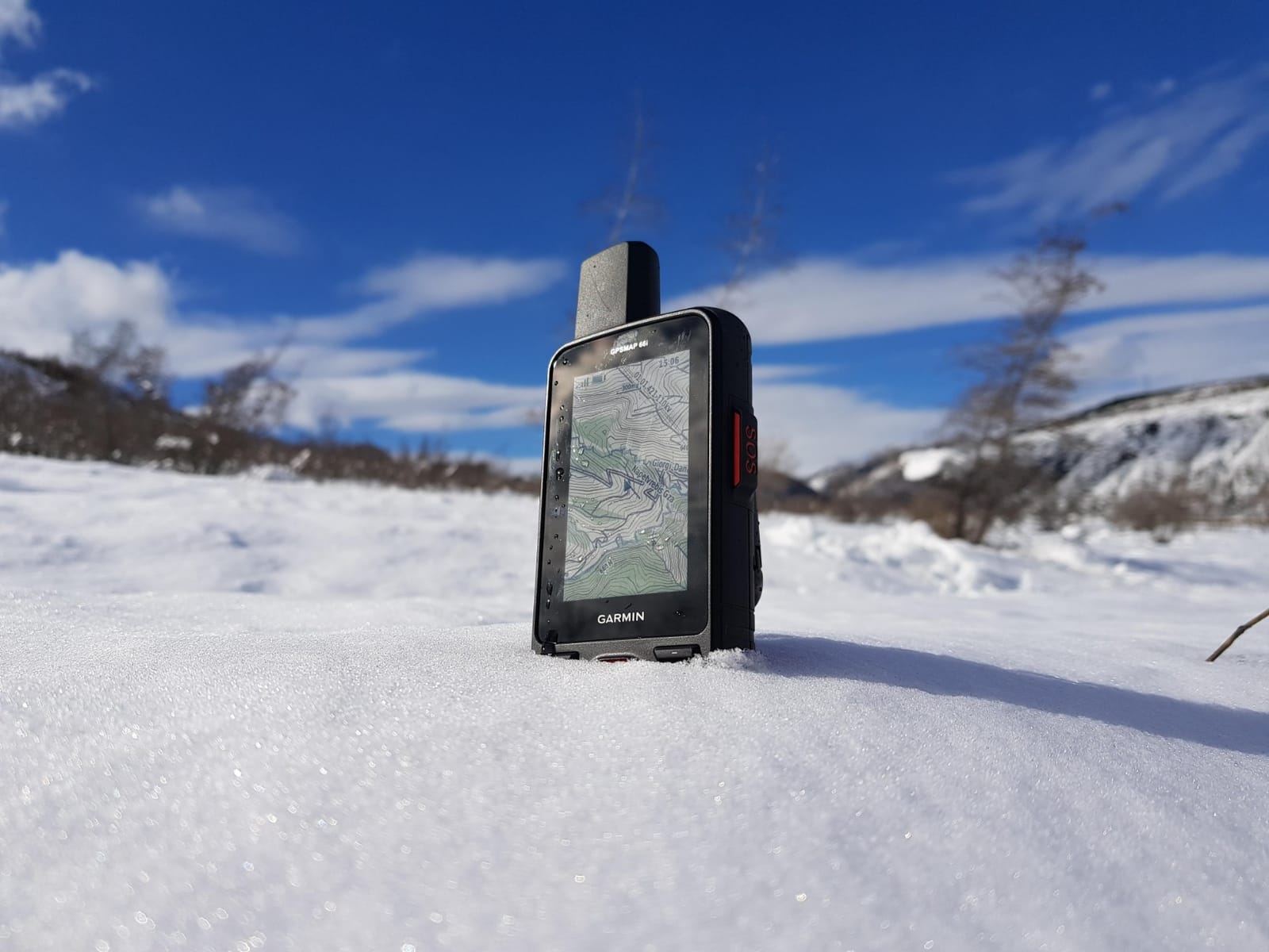Garmin GPSMAP 66i, GPS Handheld and Satellite Communicator, Featuring TopoActive Mapping and inReach Technology customer photo 1