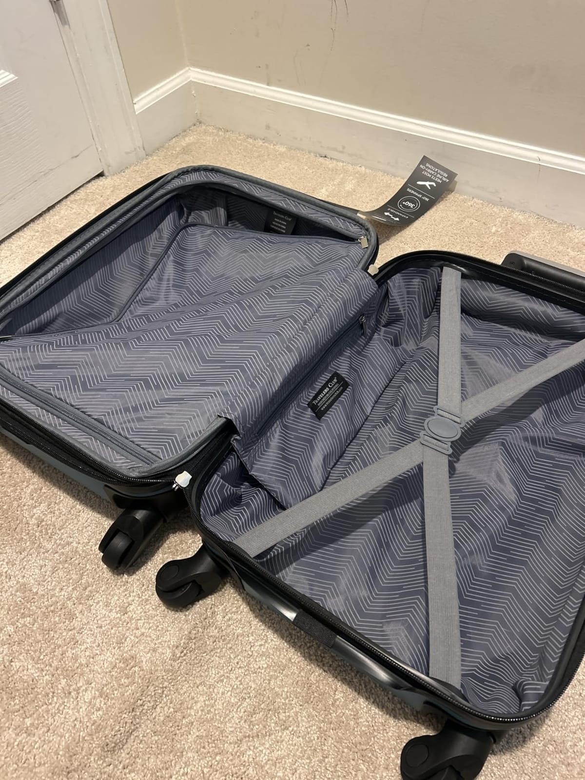 Travelers Club Chicago Hardside Expandable Spinner Luggage, Teal, 3 Piece Set customer photo 1