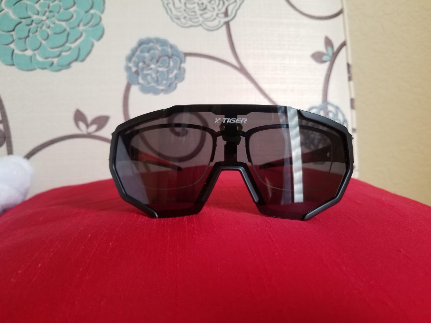 X-TIGER Polarized Sports Sunglasses with 5 Interchangeable Lenses customer photo 1