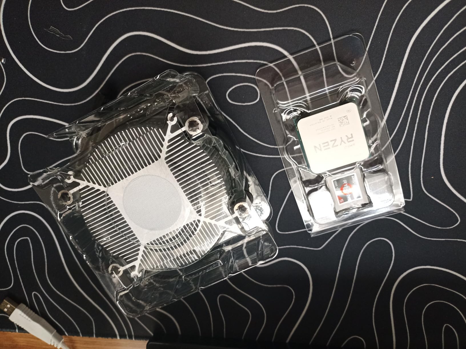 AMD Ryzen 5 5600X 6-core, 12-thread unlocked desktop processor with Wraith Stealth cooler customer photo 2
