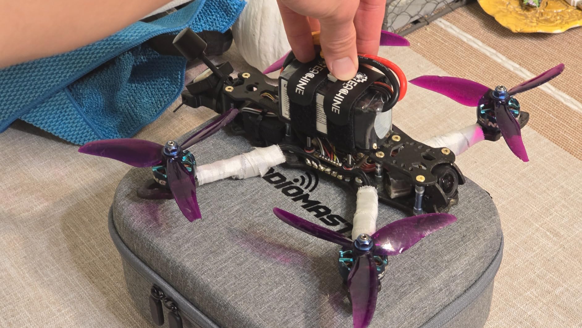 225mm FPV Racing Drone Frame Carbon Fiber 5 inch Quadcopter Freestyle Frame Kit with Lipo Battery Strap customer photo 1