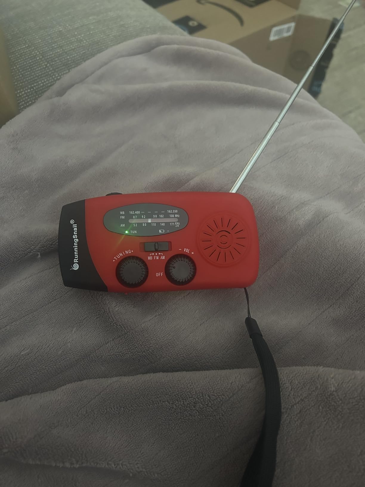 Emergency Radio with Flashlight & Reading Lamp, NOAA/AM/FM Weather Radio | Hand Cranked, Solar Powered, 4000mAh (7400mWh) Emergency Charger, SOS Alarm customer photo 2