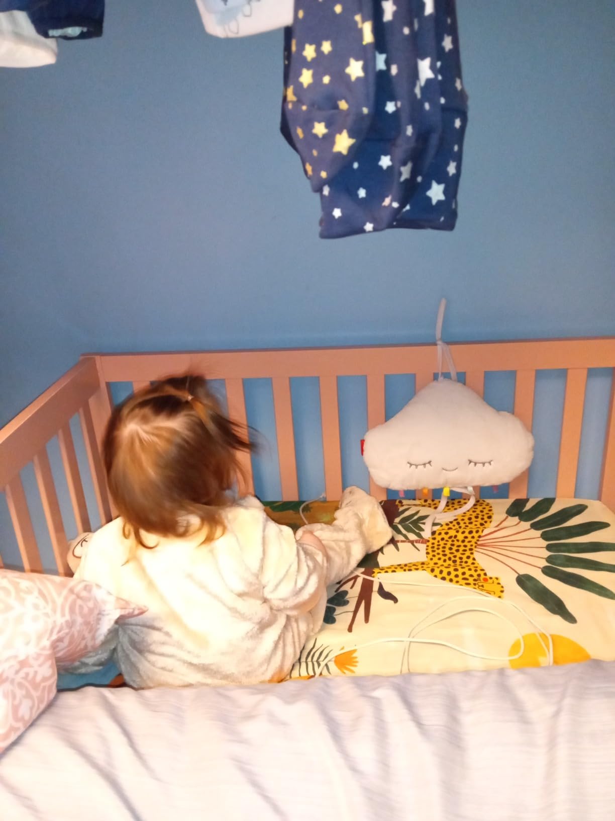 Dream On Me Edgewood 4-in-1 Convertible Mini Baby Crib in Cool Grey, GreenGuard Gold & JPMA, Non-Toxic, Compact 40×25×33″ Design, Converts to Mini Daybed & Twin Bed, 1″ Mattress Pad customer photo 1