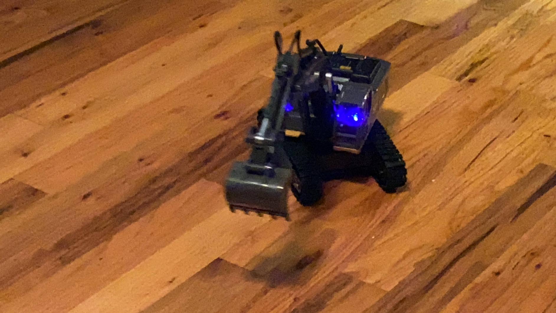 kolegend RC Excavator Toy | 1:18 Remote Control Excavator customer photo 1