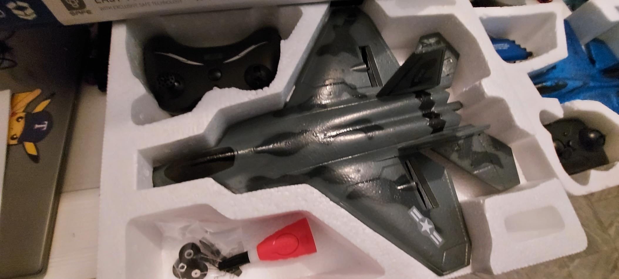 2CH F-22 RC Glider, Easy Fly RC Plane for Kids & Beginners | 2.4GHz anti-interference, stable flight, crash-resistant foam, RTF for kid beginners, Ready to fly out of box customer photo 1