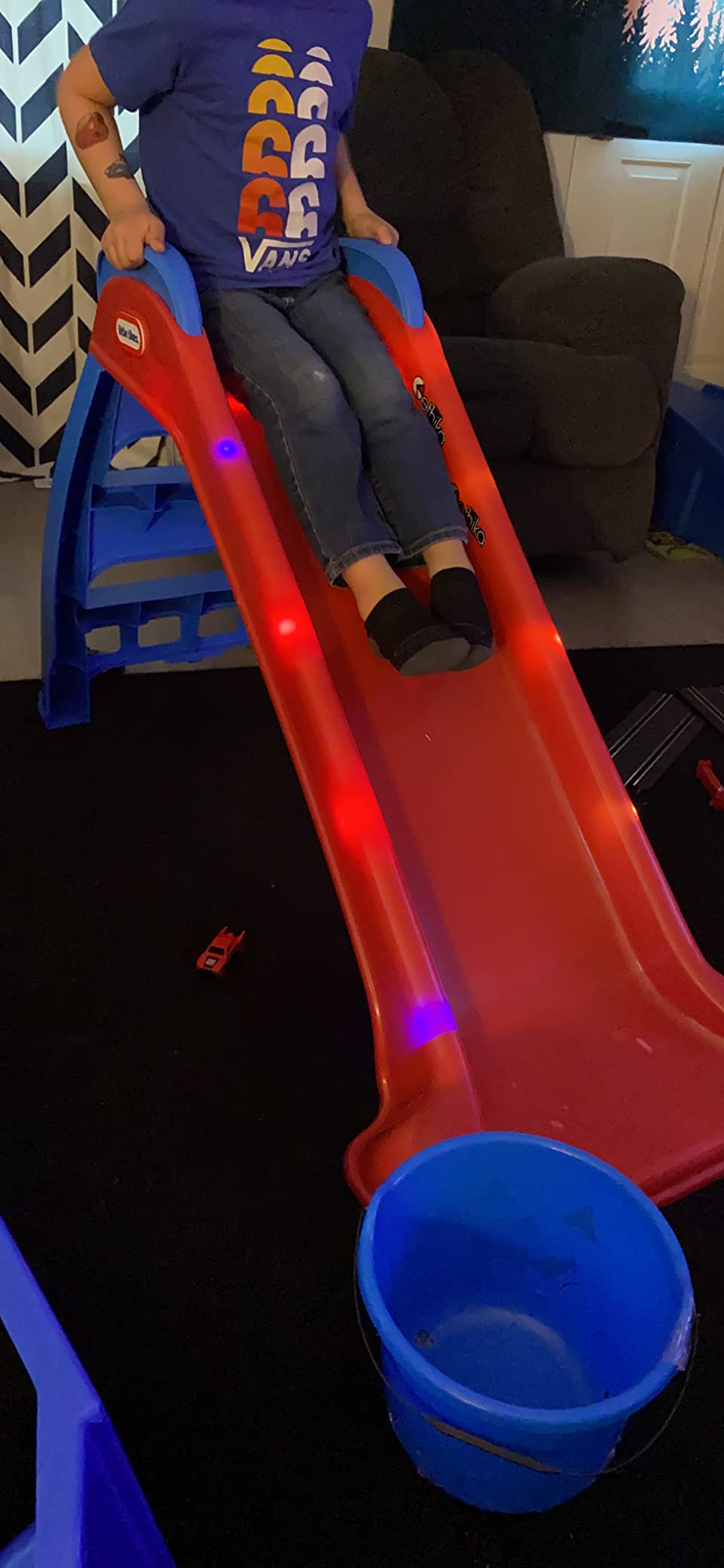 Little Tikes Light-Up First Slide for Kids Indoors/Outdoors, Red customer photo 2
