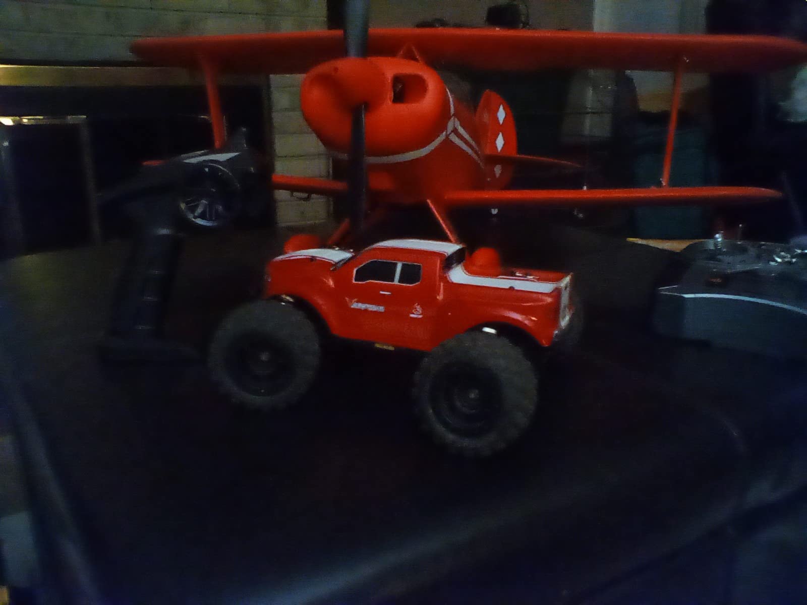 Redcat Racing Volcano 16 1/16 Scale RC Monster Truck - Electric Remote Control Car with 4WD, LED Lights, 2.4GHz Radio, 2 Rechargeable Li-Ion Batteries & Charger - Red customer photo 1