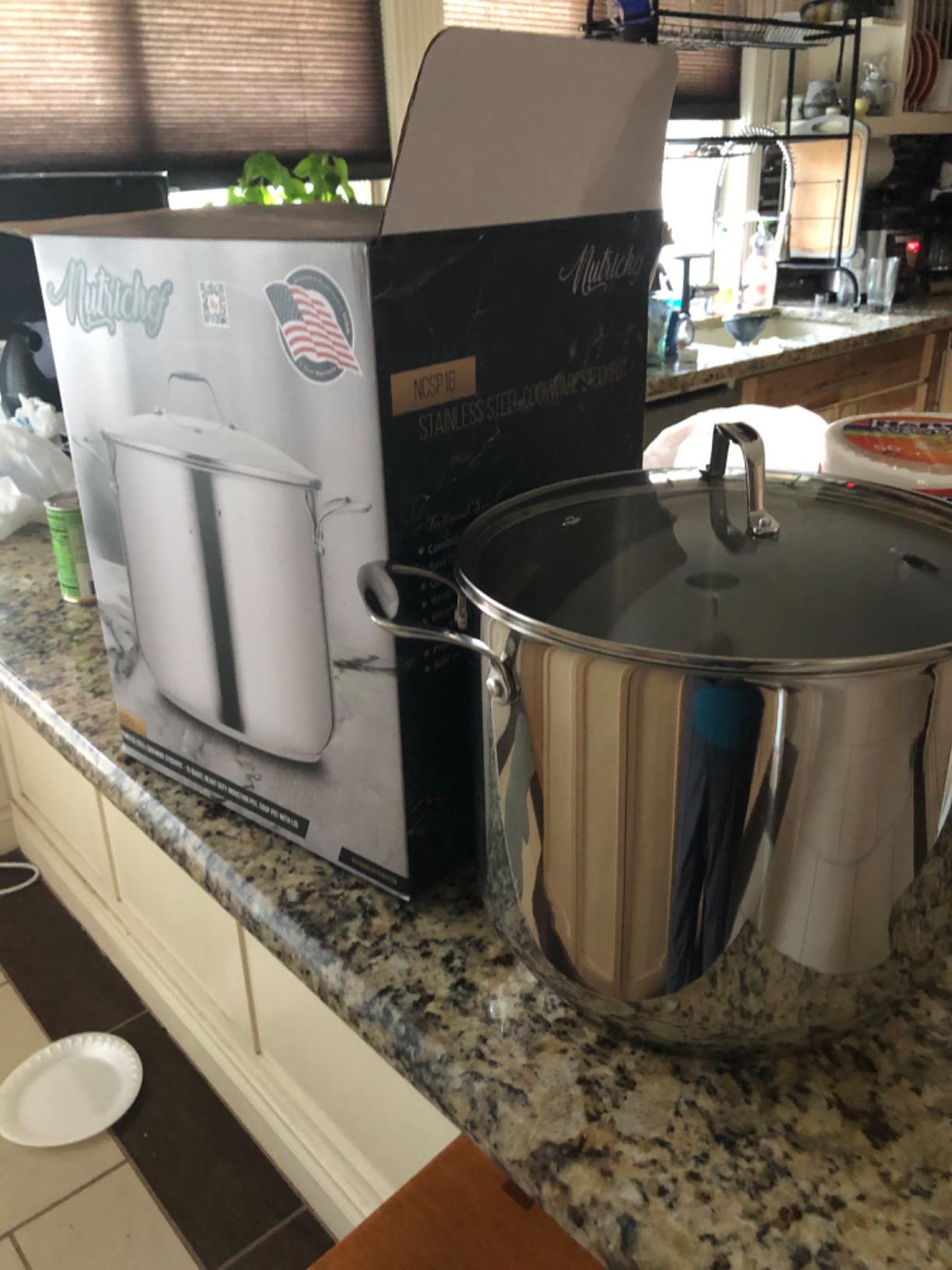 NutriChef 12-Quart Stainless Steel Stockpot – 18/8 Food Grade Heavy-Duty Induction-Compatible Pot with See-Through Lid, Ideal for Stews, Broths, Simmering & Soups, Dishwasher Safe – NCSP12 customer photo 2