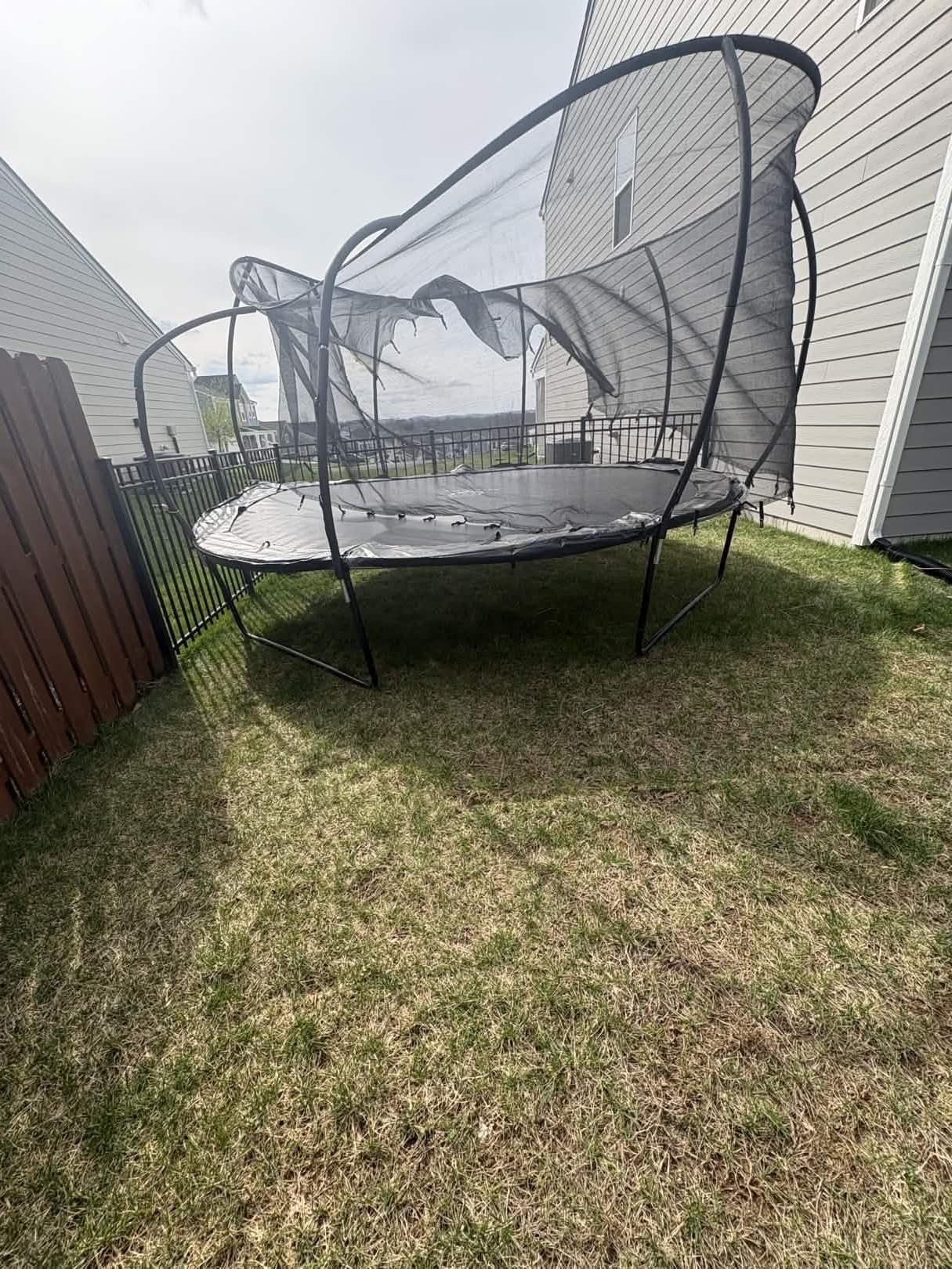 Jumpzylla Outdoor Trampoline with Net for Kids 8FT 10FT 12FT 14FT 15FT 16FT, ASTM-compliant trampoline with enclosure, non-slip ladder, rust-resistant galvanized steel frame customer photo 2