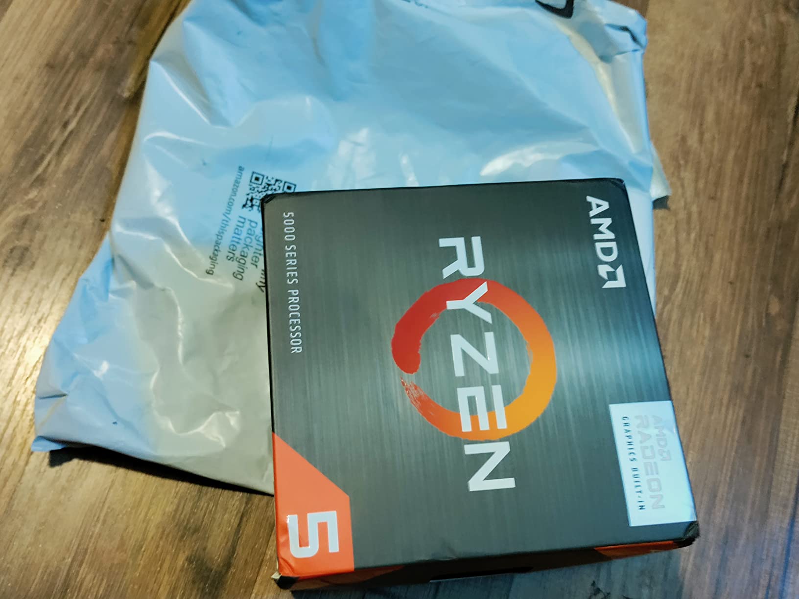 AMD Ryzen™ 5 5600G 6-Core 12-Thread Desktop Processor with Radeon™ Graphics customer photo 2