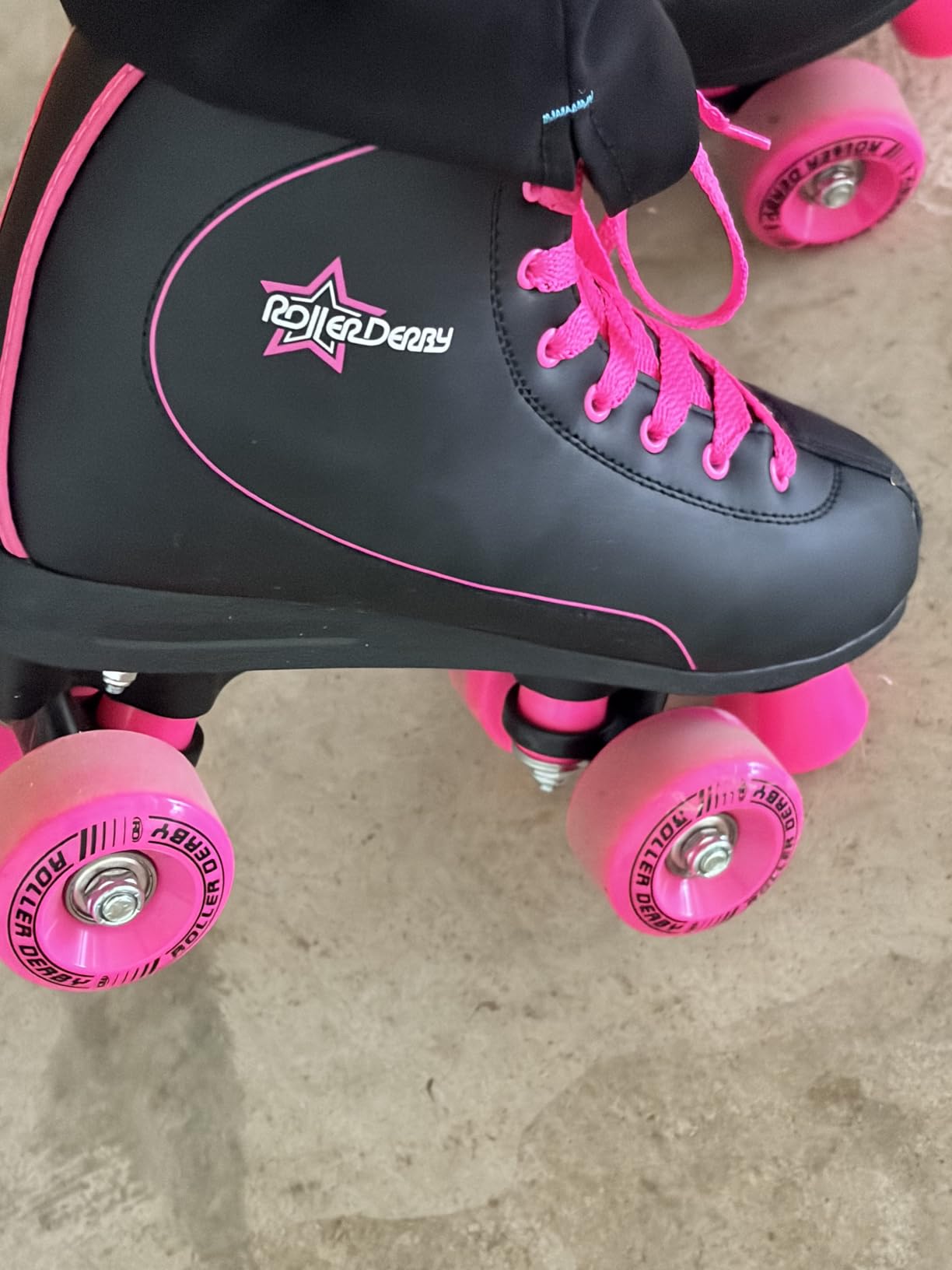 Roller Derby Roller Star 600 Women's Roller Skates - White/Mint - Size 08 | Quad roller skates with supportive boots, durable chassis and smooth-rolling urethane wheels for indoor or outdoor skating customer photo 2