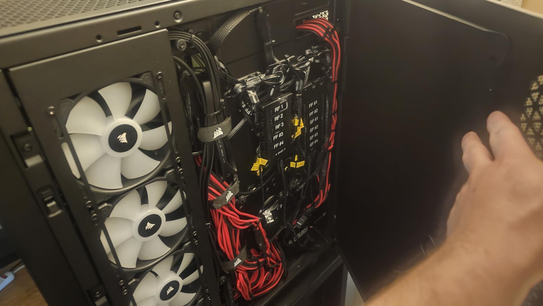 CORSAIR 7000D Airflow Full-Tower ATX PC Case – High-Airflow Front Panel – Spacious Interior – Easy Cable Management – 3X 140mm AirGuide Fans with PWM Repeater Included – Black customer photo 1