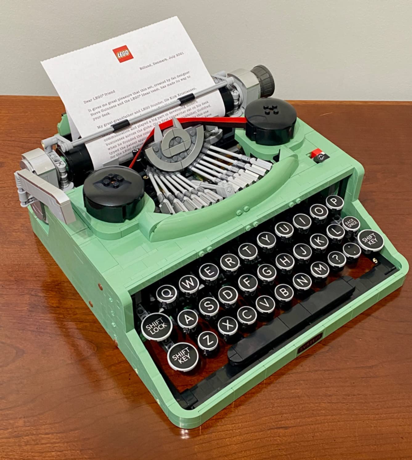 LEGO Ideas Typewriter 21327 Building Set for Adults, Collectible Retro Display Model, Creative Hobbies Unique Gift Idea customer photo 1