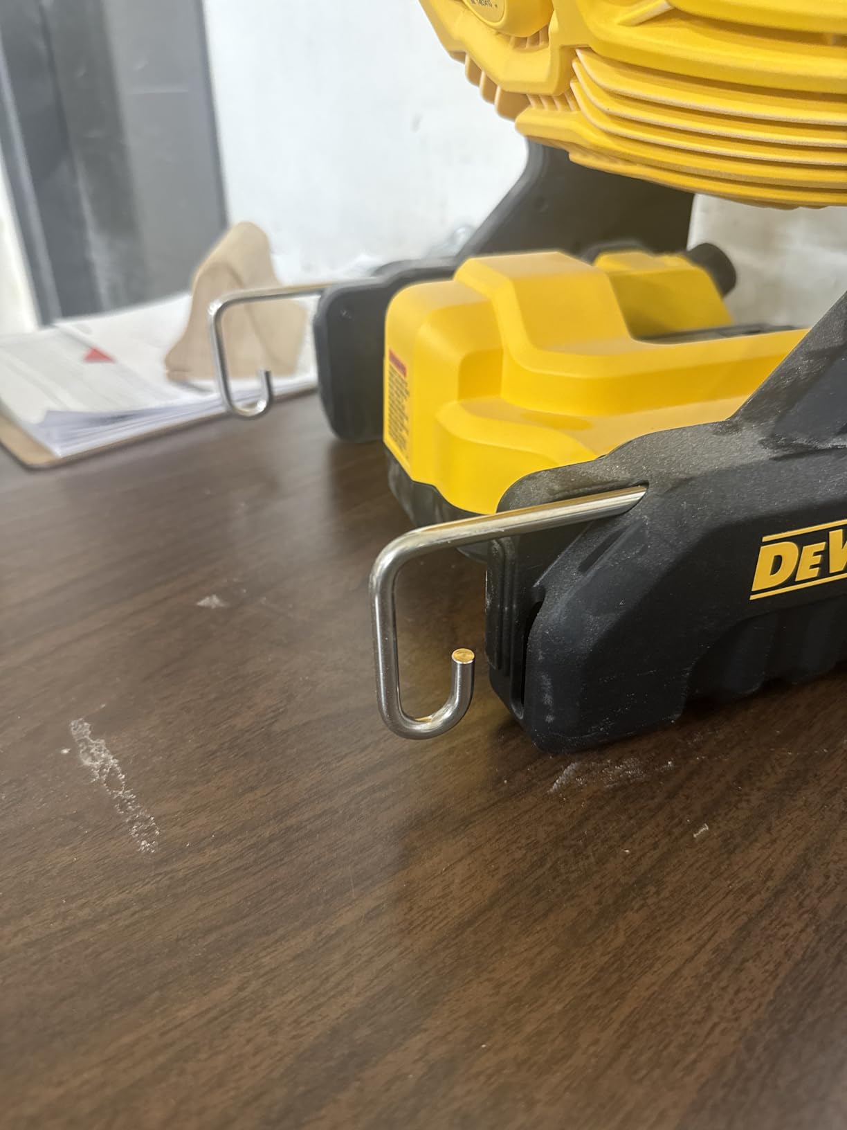 DEWALT 20V MAX Portable Fan, Battery Powered Rechargeable Cordless Shop Fan, Up to 4.5 Hrs Runtime, Variable Speed, 650 CFM, Tool Only (DCE512B) customer photo 1