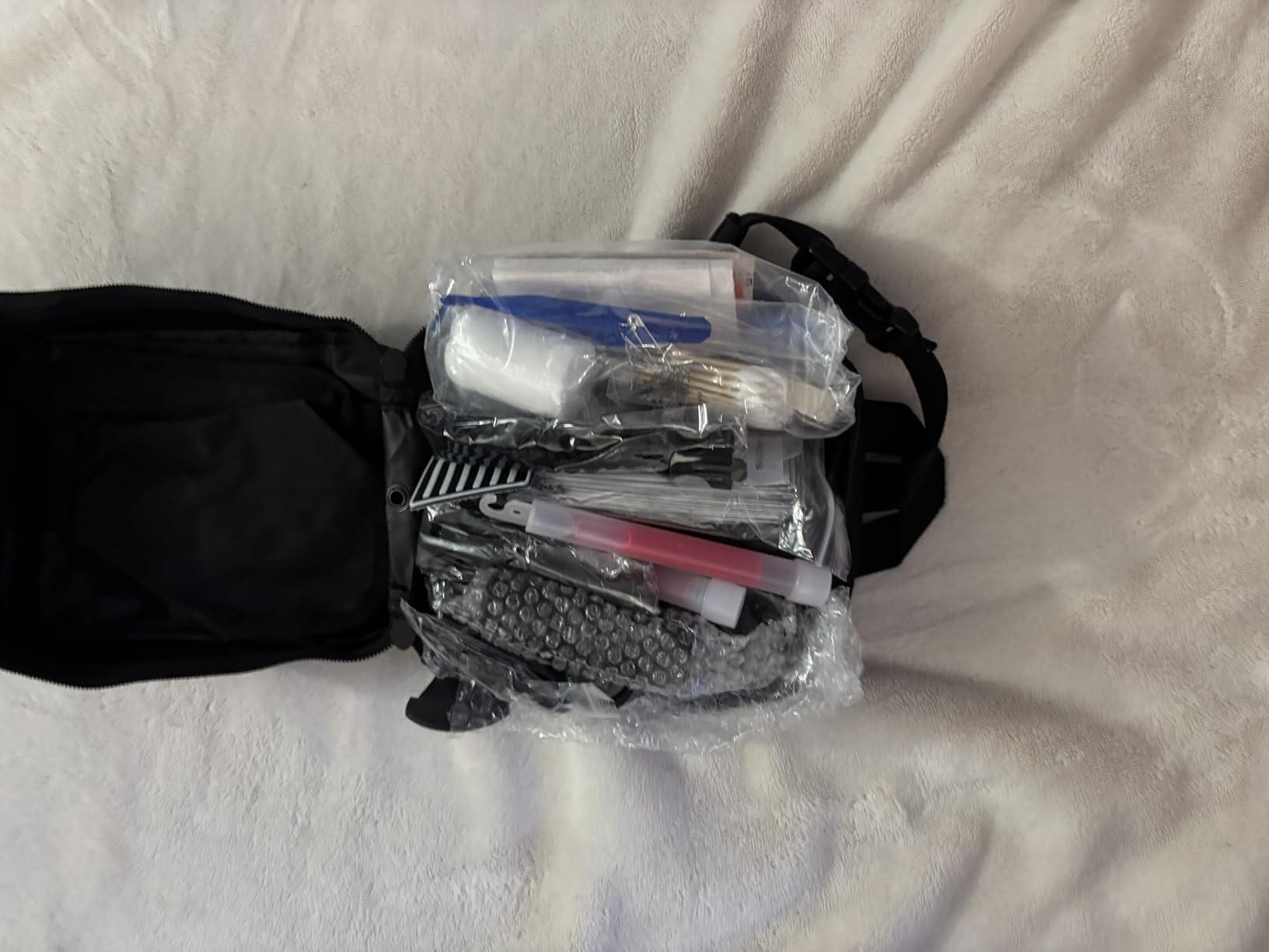 LUXMOM Emergency Survival Kit and First Aid Kit, 142Pcs Professional Survival Gear and Supplies Equipment with Molle Pouch, Gift for Christmas Men Dad Husband Camping Hiking Hunting Outdoor Adventure customer photo 2