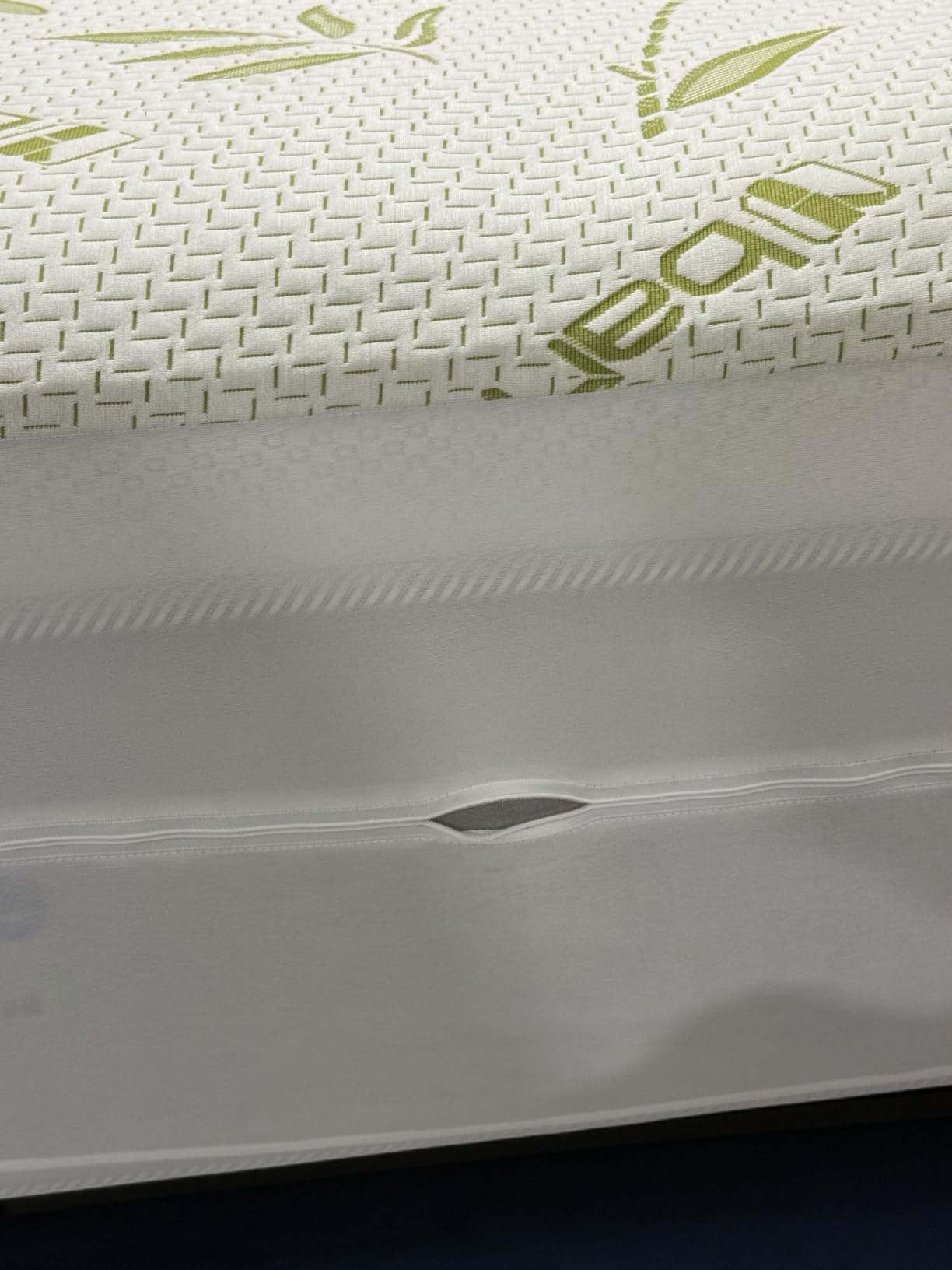 Bamboo Mattress Protector with Zipper - 100% Waterproof Queen Size Cooling Mattress Cover - Ultra Soft Jacquard Fabric Breathable Noiseless Mattress Pad Covers - Zippered Mattress Encasement customer photo 2
