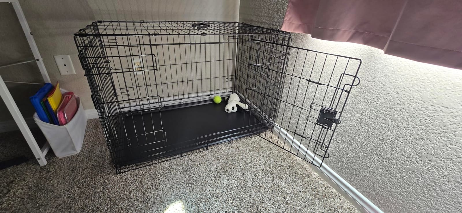 Amazon Basics Portable, Collapsible Metal Wire Dog Crate with Removable Tray, Double Door, Easy to Assemble, Divider Panel for Large Dogs, 42
