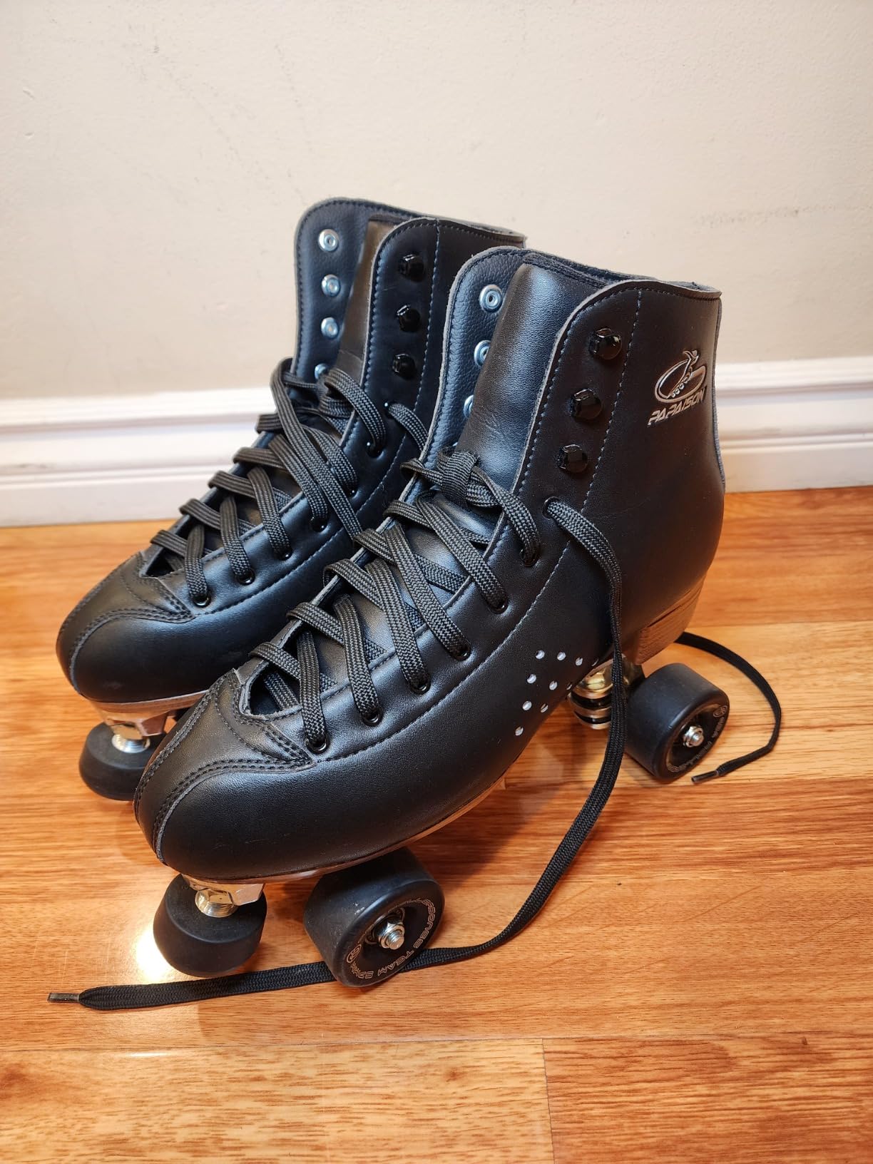 PAPAISON Roller Skates for Women and Men, Deluxe 2 Layer Microfiber Leather Double Row-Classic Roller Skates for Girls, Professional Outdoor Indoor Quad-Skates for Kids & Adults customer photo 2