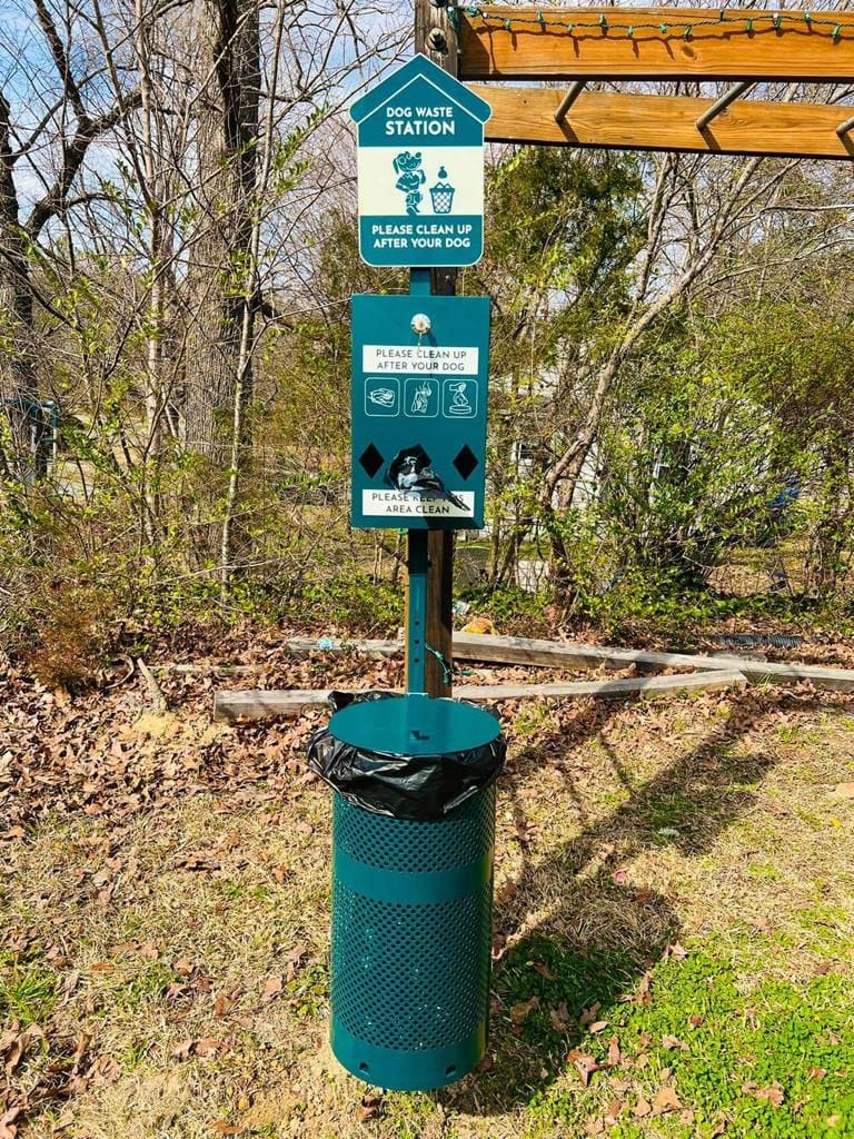 Dog Waste Station Outdoor Pet Waste Station- Desing With 4 Holes And 800 Dog Poop Bags, 50 Waste Can Liners, 3 Poop Bag Holders & 2 Set Of Keys, For Commercial Use, Parks, Condos & HOA customer photo 1