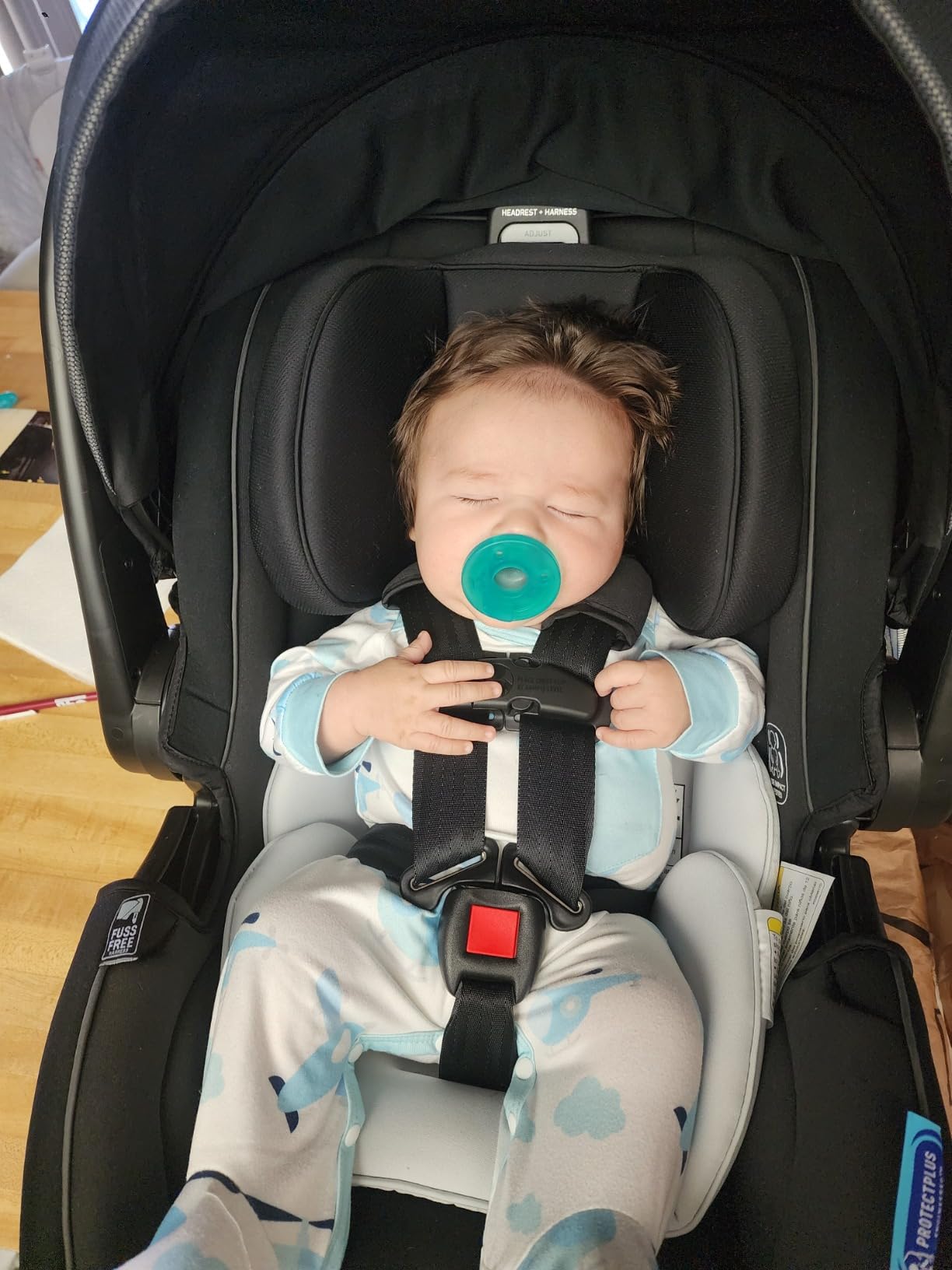 Graco SnugRide SnugFit DLX Infant Car Seat with Anti Rebound Bar, SnugLock Easy Install, Maison customer photo 1