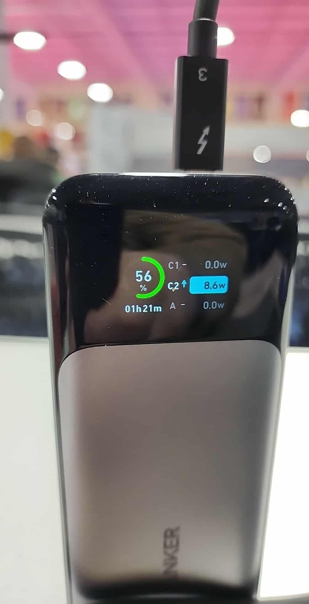 Anker 737 Power Bank, 140W 24,000mAh 3-Port Laptop Charger, Smart Display customer photo 1
