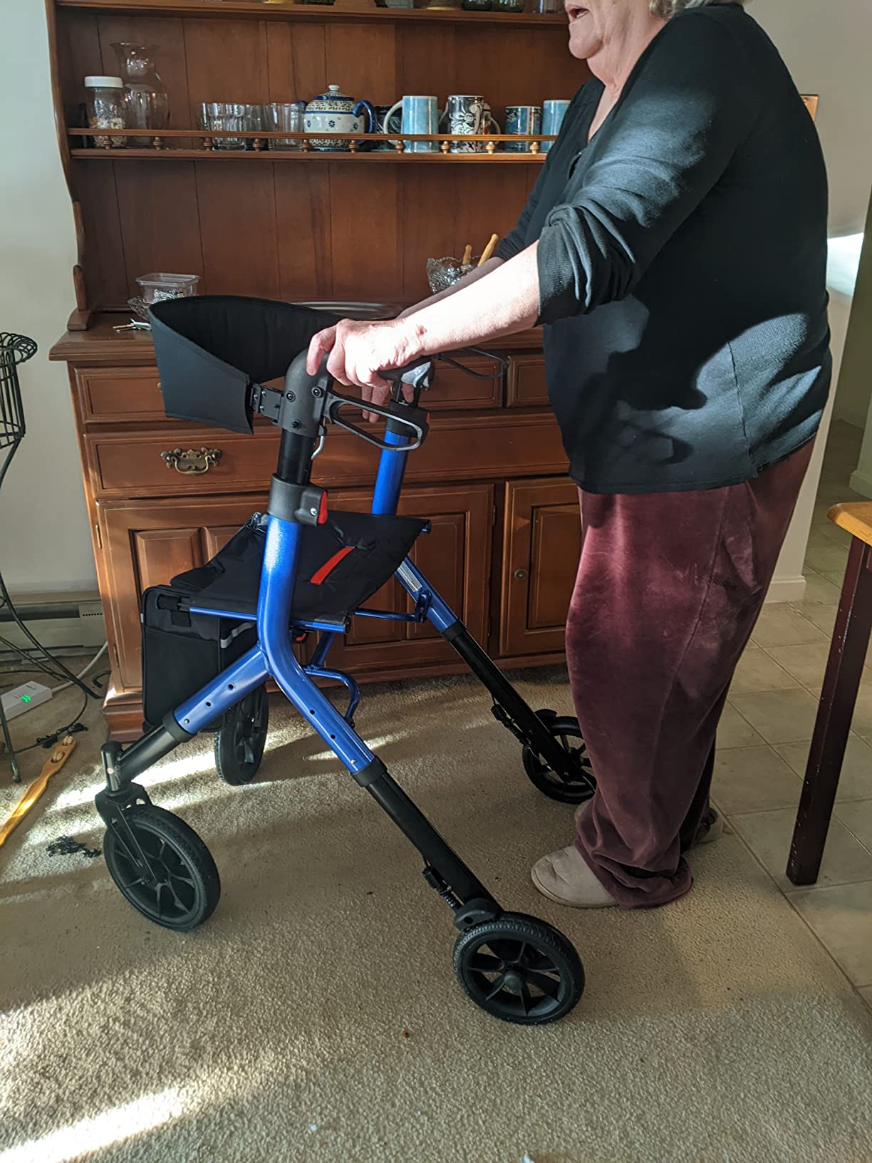 WALK MATE Rollator Walker for Seniors with Seat for 5.3~7ft Tall customer photo 2