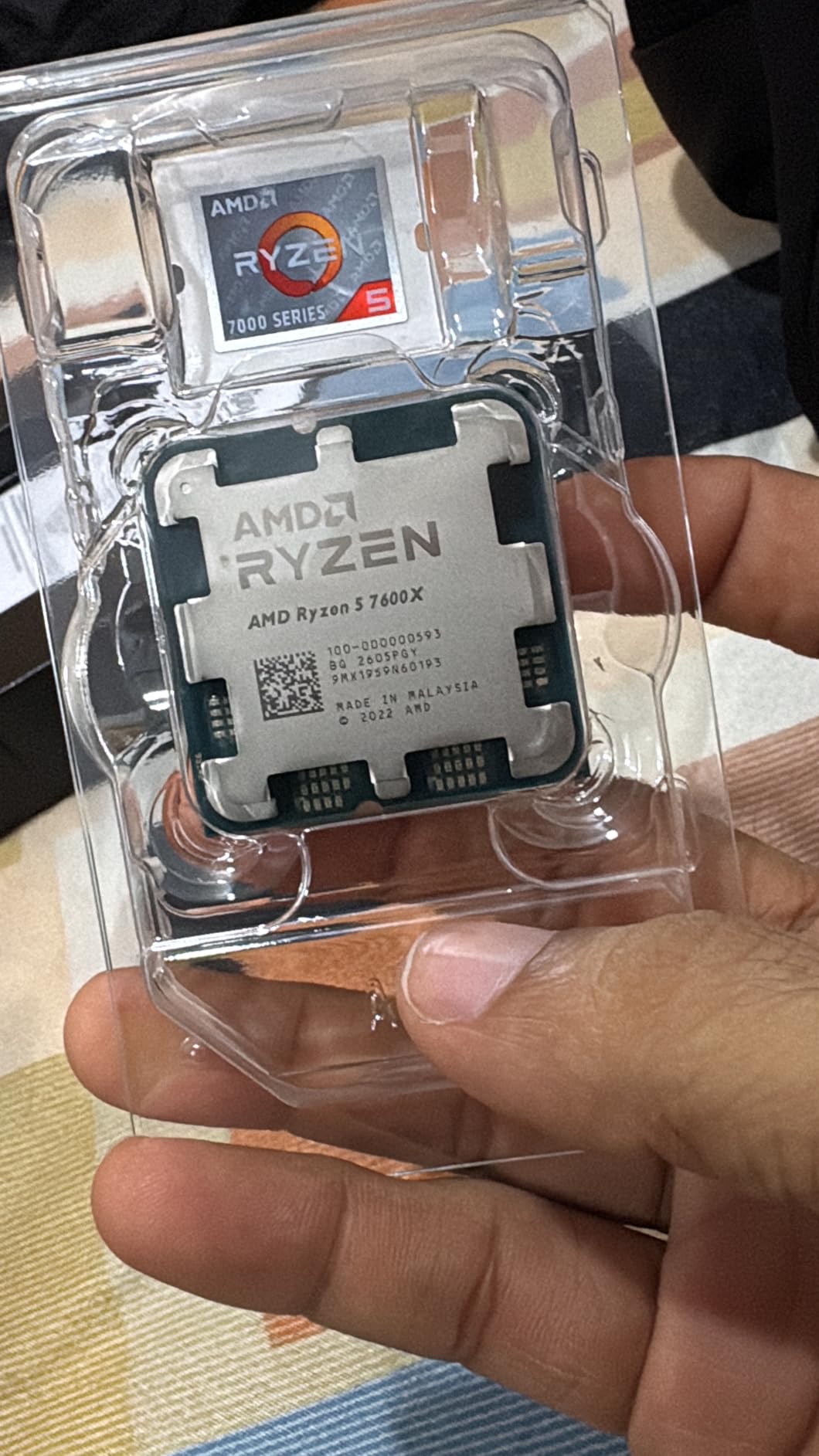 AMD Ryzen 5 7600X 6-Core, 12-Thread Unlocked Desktop Processor customer photo 1