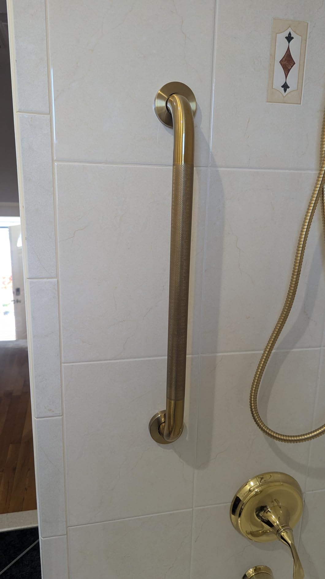 32 Inch Shower Grab Bar, Munzong Brushed Nickel Stainless Steel Handle customer photo 2