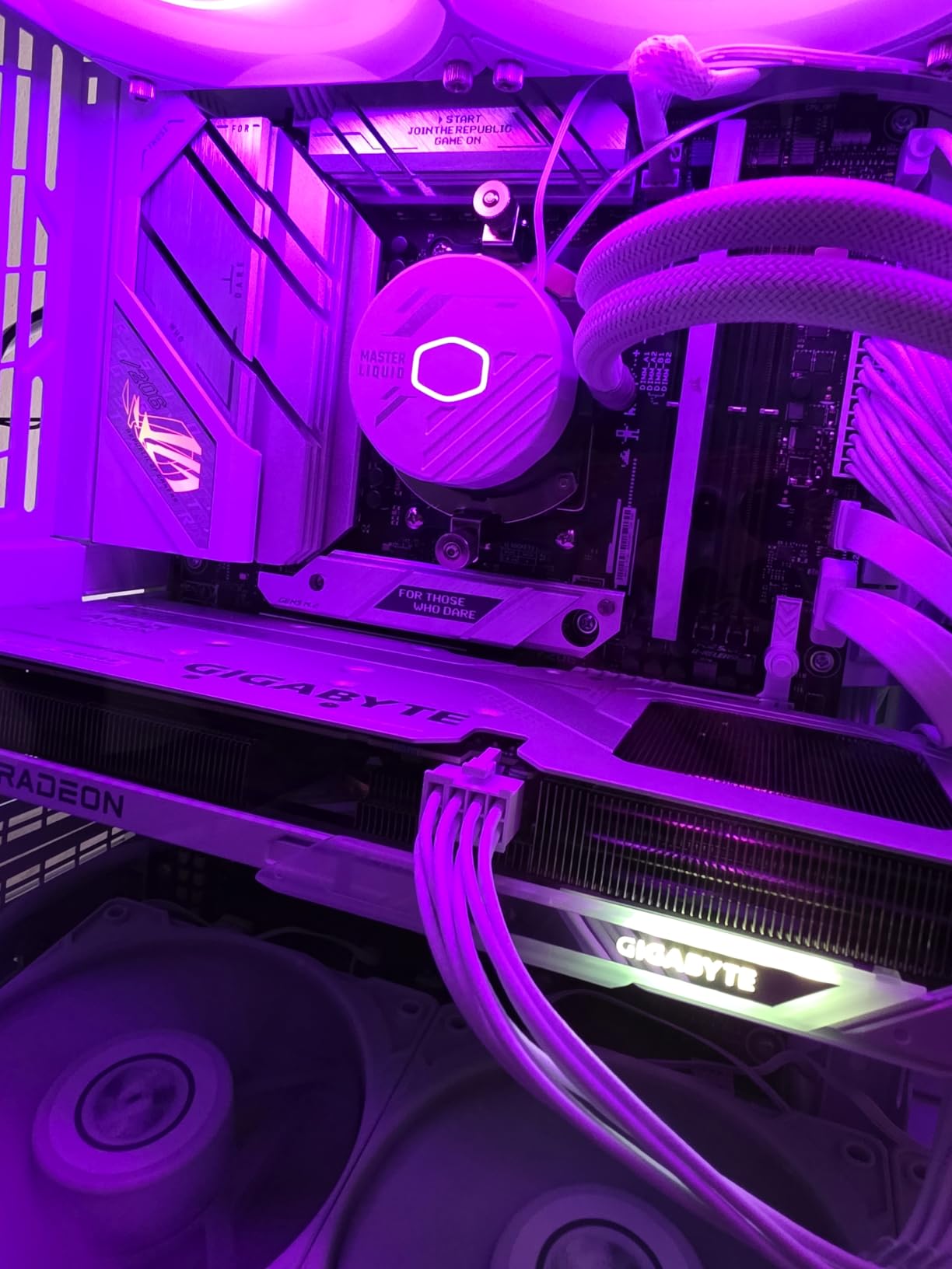 ASUS ROG Strix B650-A Gaming WiFi AMD B650 AM5 Ryzen™ Desktop 9000 8000 & 7000 ATX motherboard, 12 + 2 power stages, DDR5, 3x M.2 slot, PCIe® 4.0, 2.5G LAN, WiFi 6E, USB 3.2 Gen 2x2 Type-C®, Aura Sync customer photo 2