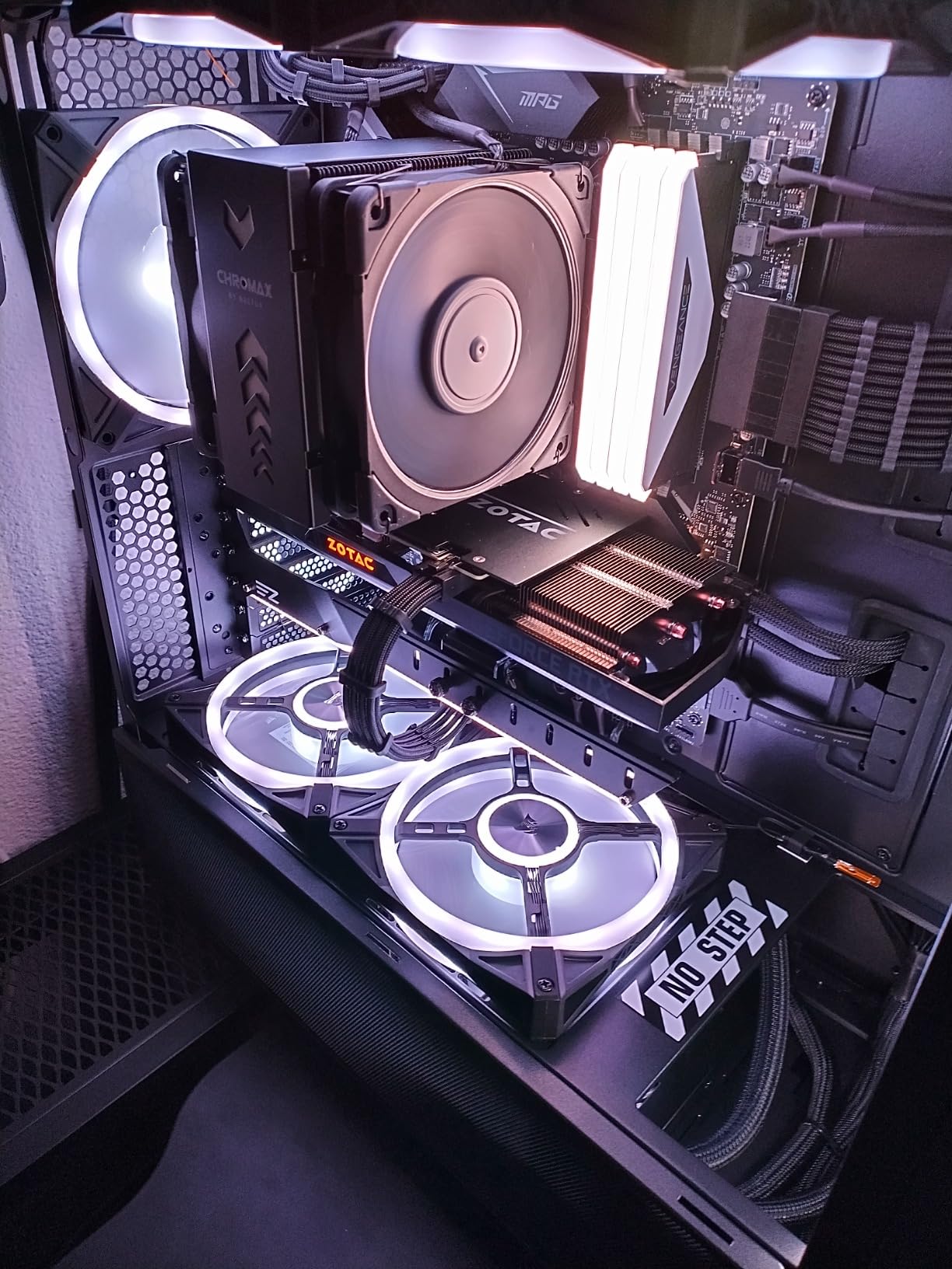 LIAN LI LANCOOL 216 RGB Black ATX Mid-Tower Case, 2x160mm ARGB Fans customer photo 1