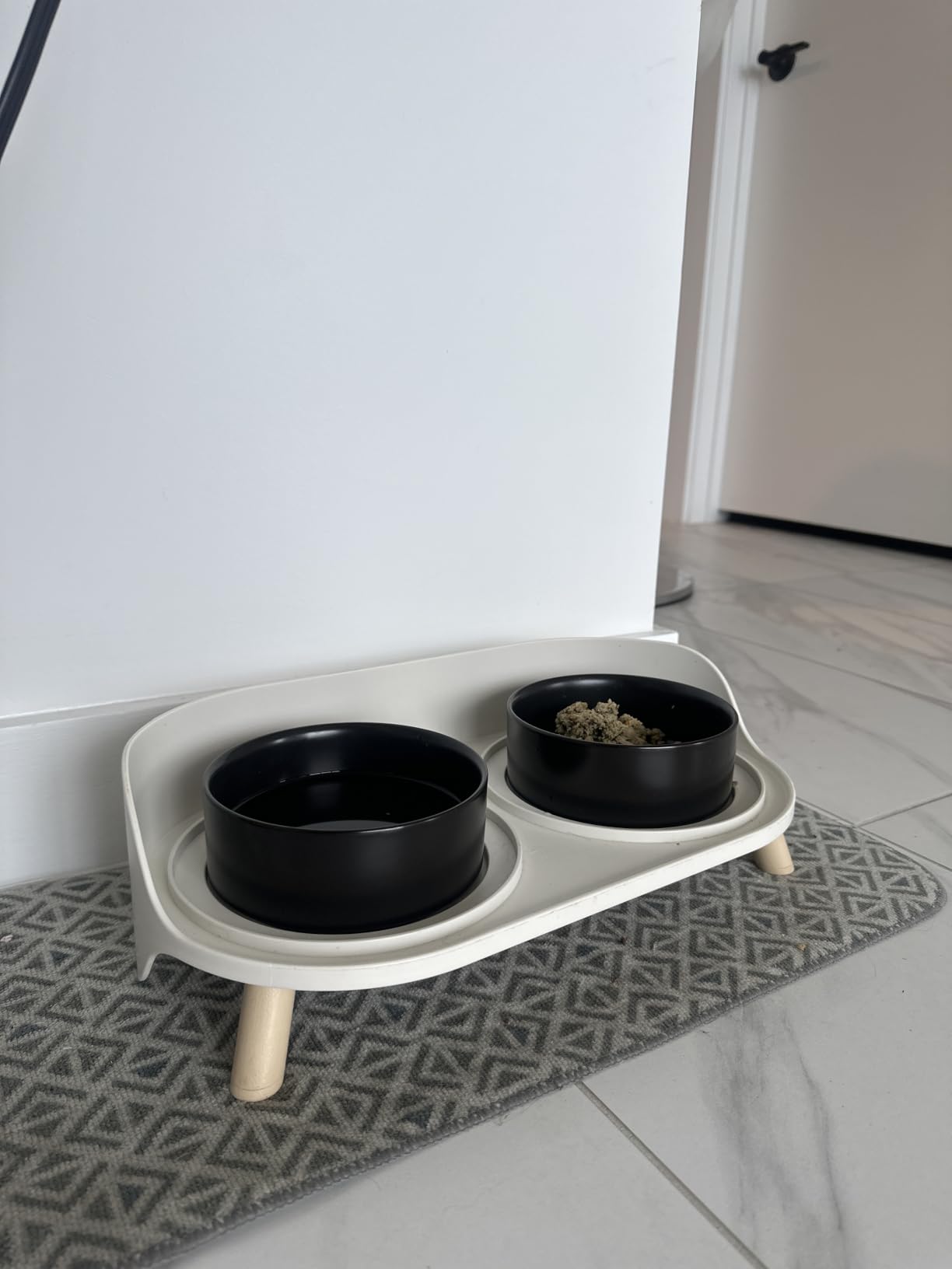 Elevated Ceramic Dog Bowl Set - Double Dog Feeding Bowls with Stand Splash Proof - Raised Dishes for Food and Water - Ideal for Small to Medium Dogs - 2 x 720 ml - 11.3 oz - White customer photo 2