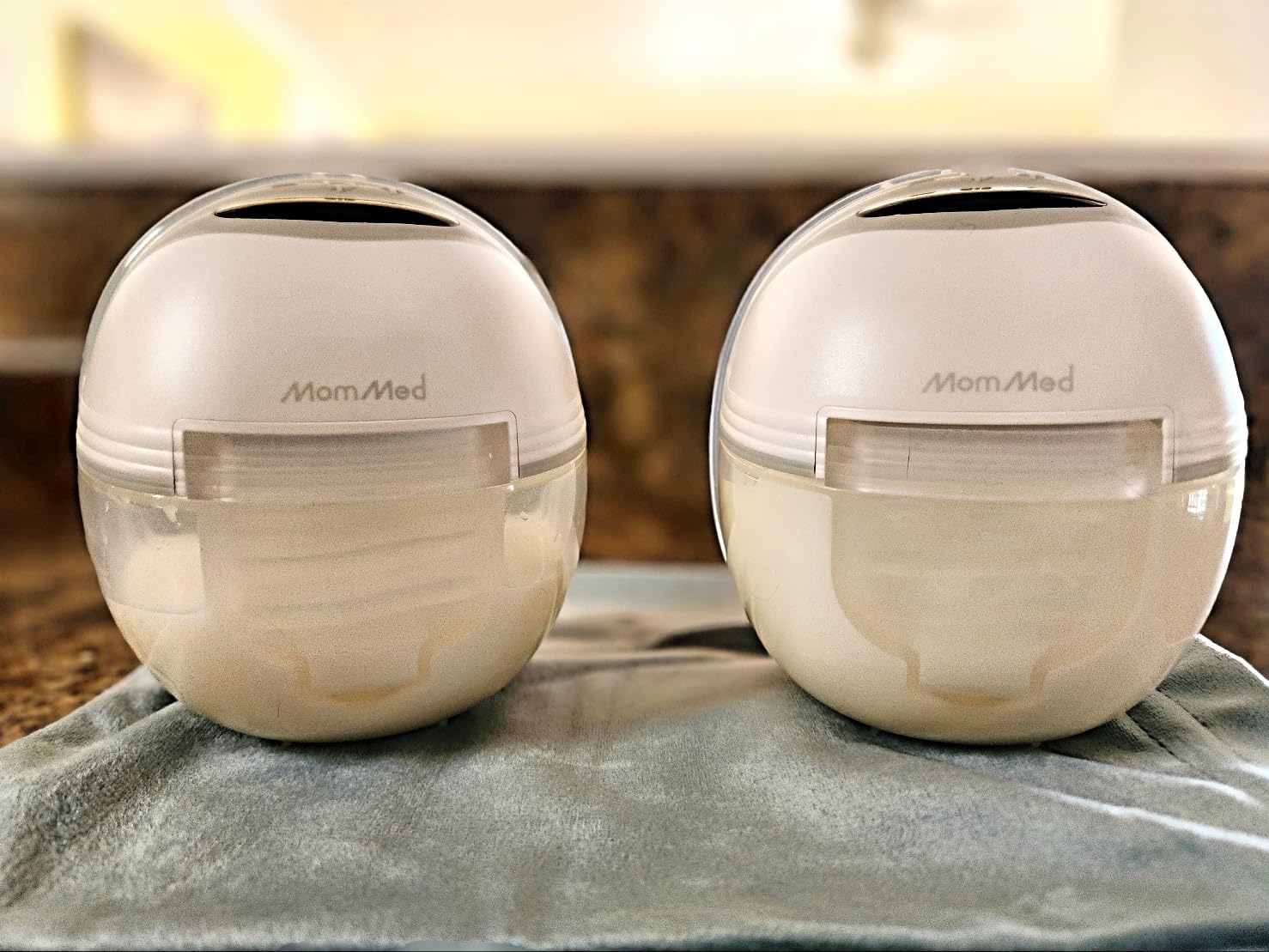 MomMed Wearable Breast Pump (Model S21) - Double Electric Hands-Free Breast Pump, Leak-Proof Design, 3 Modes (Stimulation, Expression, Auto) & 12 Vacuum Levels, Portable and Quiet customer photo 1