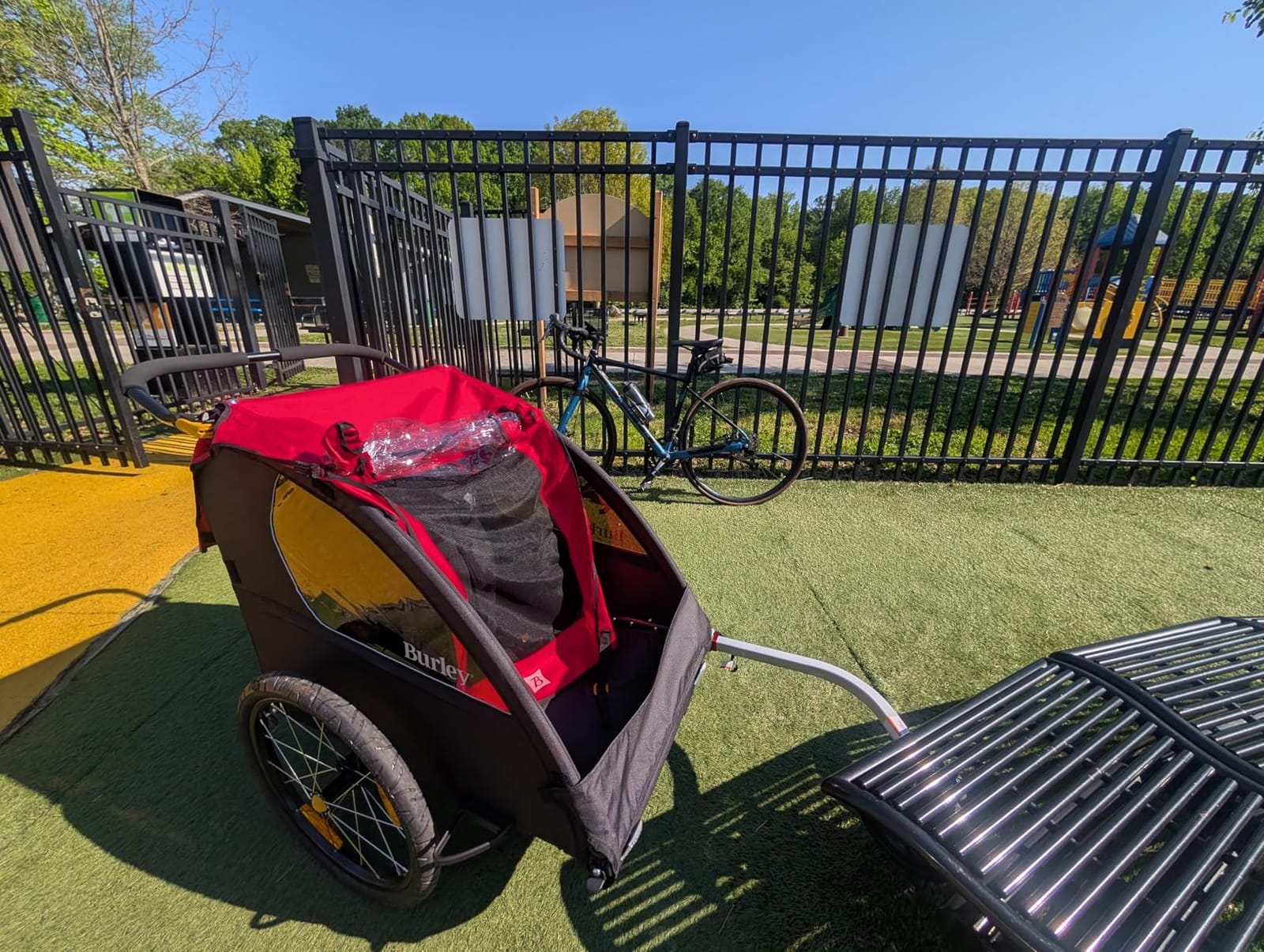 Burley Honey Bee, 2 Seat Kids Bike Trailer & Stroller customer photo 2
