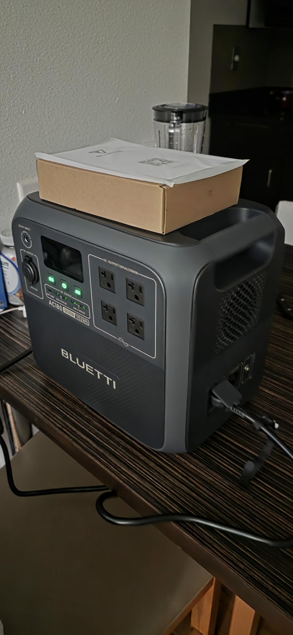 BLUETTI AC180 Portable Power Station 1152Wh 1800W LiFePO4 Solar Generator customer photo 2