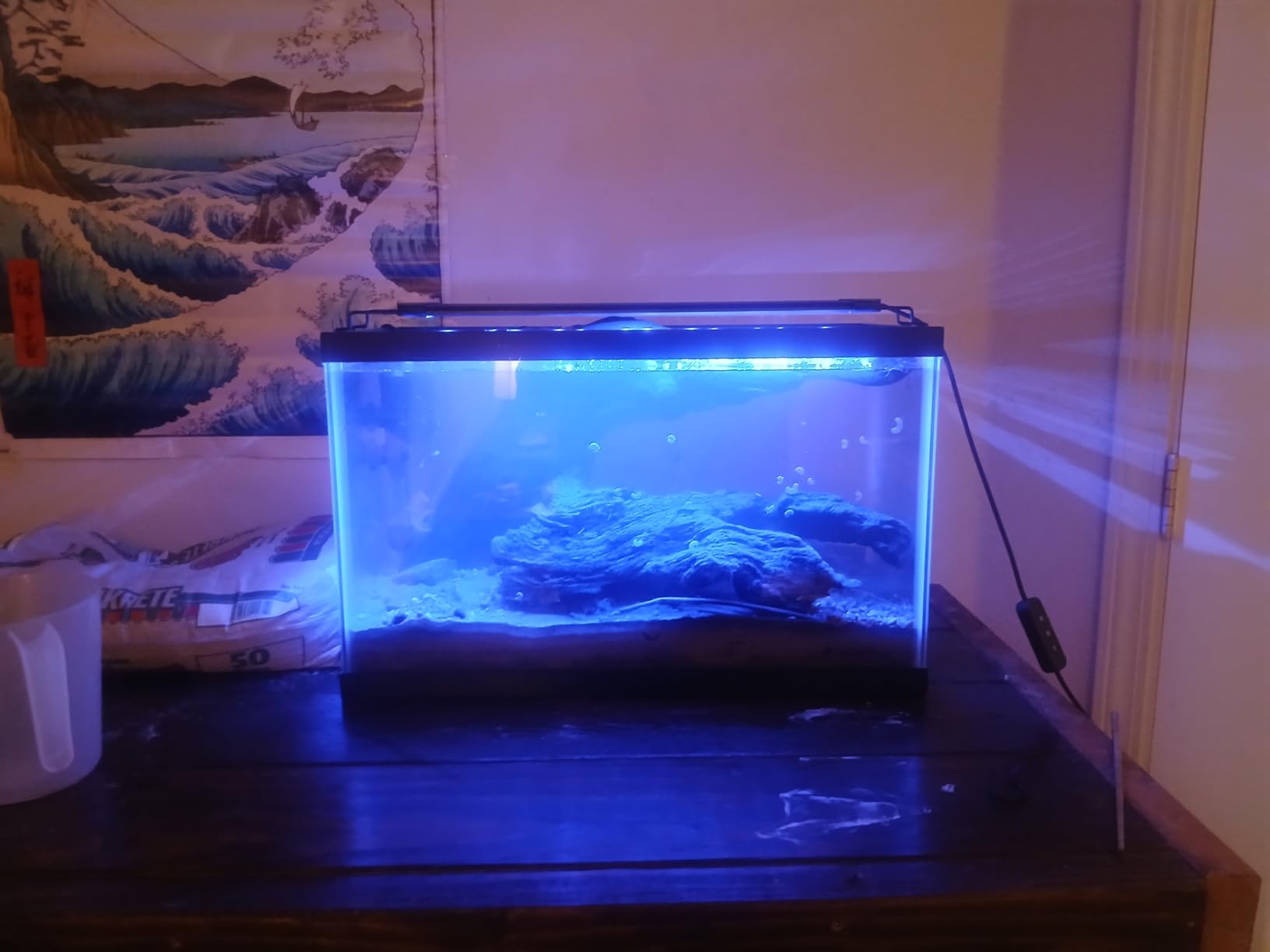 Pawfly 11W Aquarium LED Light for 12 to 18 Inch Fish Tanks Extendable Fish Tank Light with Full Spectrum Brilliant White Blue Red Lights with Daytime & Night Modes and Adjustable Brightness customer photo 1