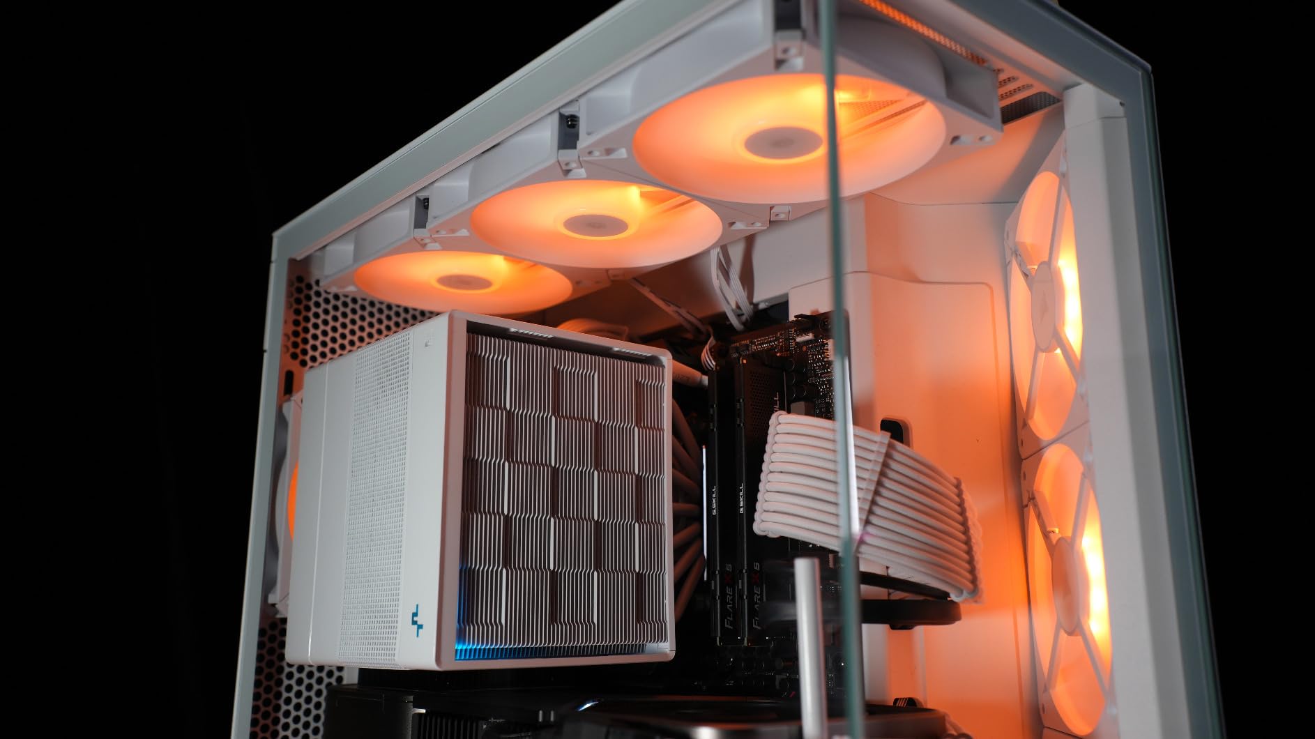 NZXT H6 Flow | CC-H61FW-01 | Compact Dual-Chamber Mid-Tower Airflow Case | Panoramic Glass Panels | High-Performance Airflow Panels | Includes 3 x 120mm Fans | Cable Management | White customer photo 1