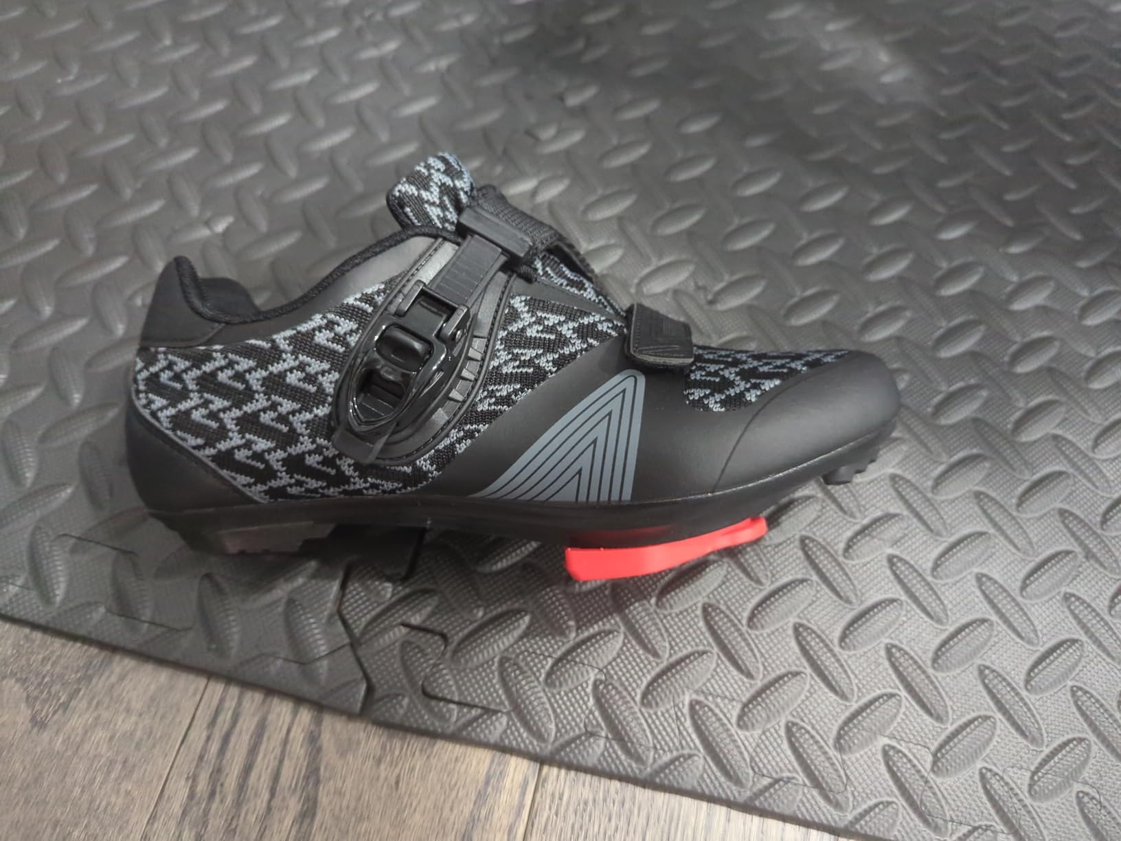 VikoViren Unisex Cycling Shoes Compatible with Peloton & SPD Bike customer photo 2