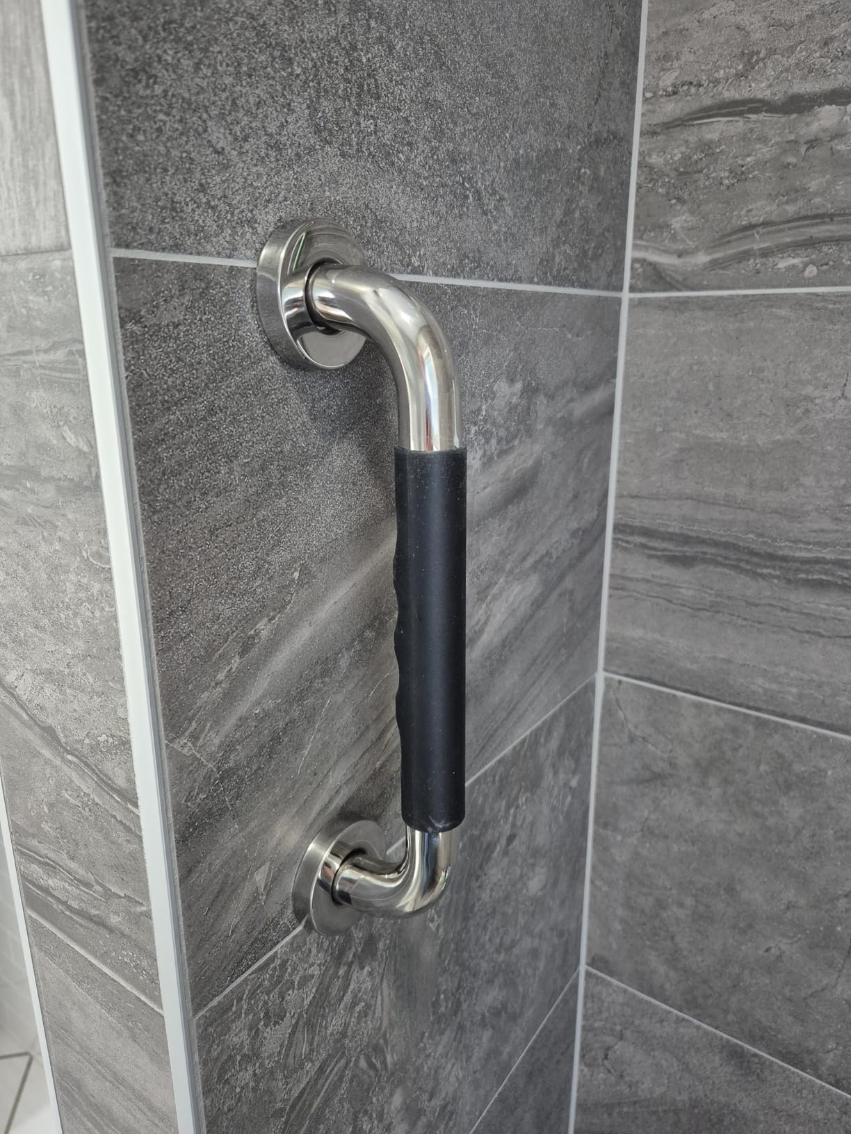 Gotega 18 Inch Shower Grab Bars for Seniors, Anti Slip Handicap Grab Bars customer photo 2