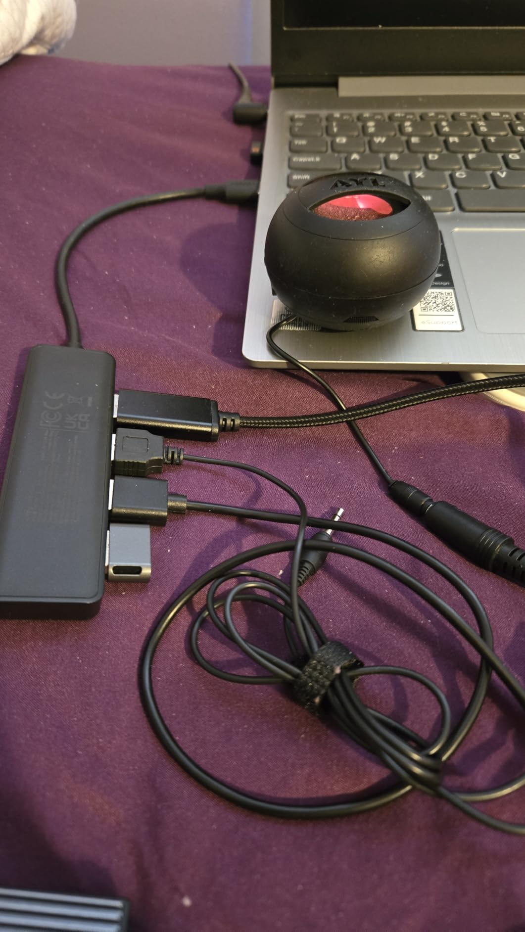 UGREEN USB 3.0 Hub, 4 Ports USB A Splitter Ultra-Slim USB Expander, 0.5 ft customer photo 2