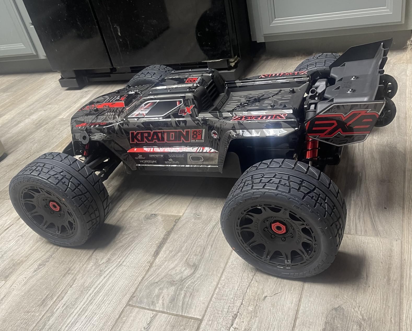 ARRMA RC Truck KRATON 4X4 8S BLX 1/5 Speed Monster Truck Black, RTR, ARA5808V2T1 customer photo 1