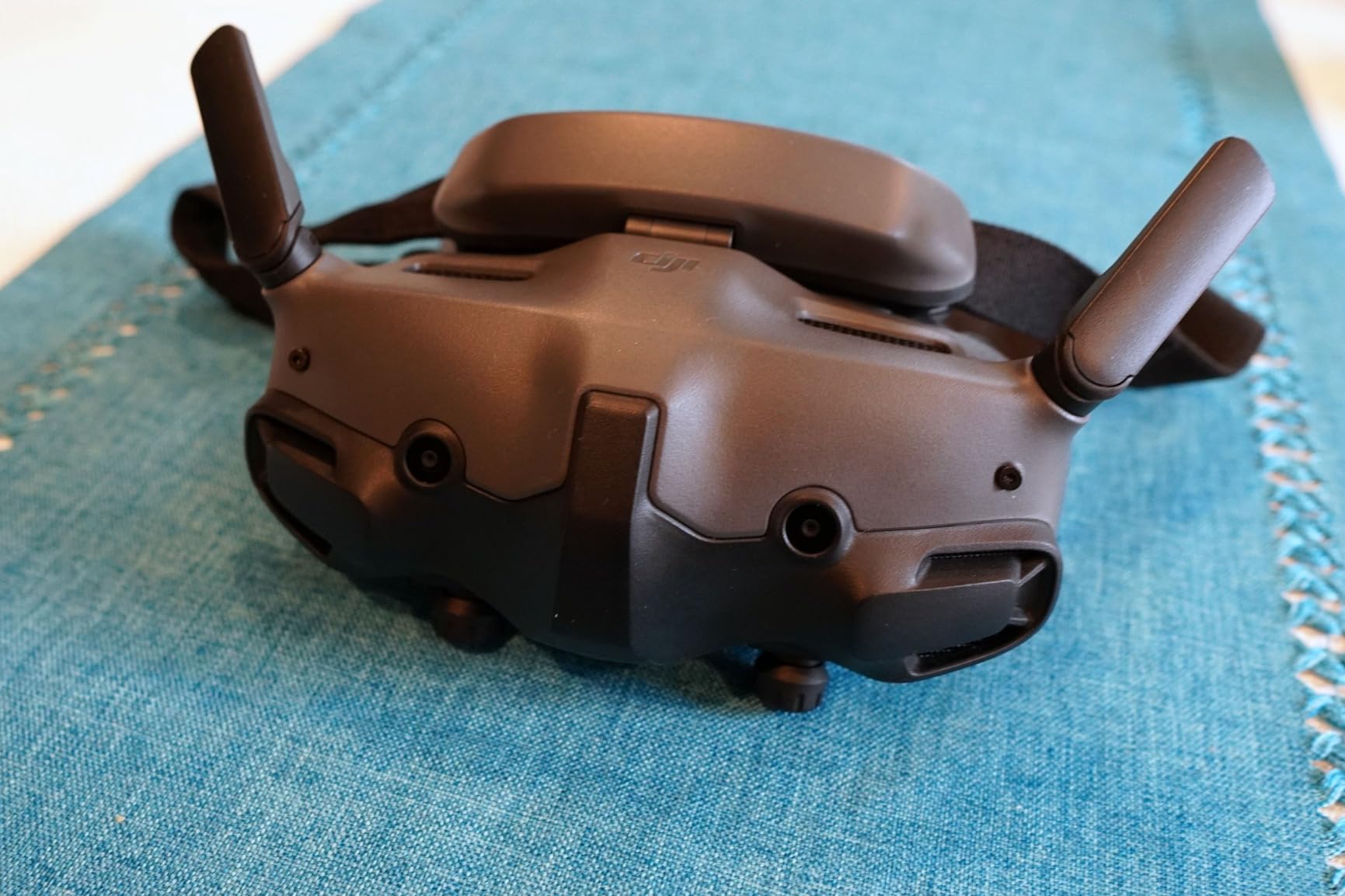 DJI Goggles 3, FPV Goggles with Stunning Micro-OLED Screens, Immersive Flight Experience, O4 HD Video Transmission, Adjustable Diopters, Wireless Streaming, Drone Goggles with Real View PiP customer photo 1