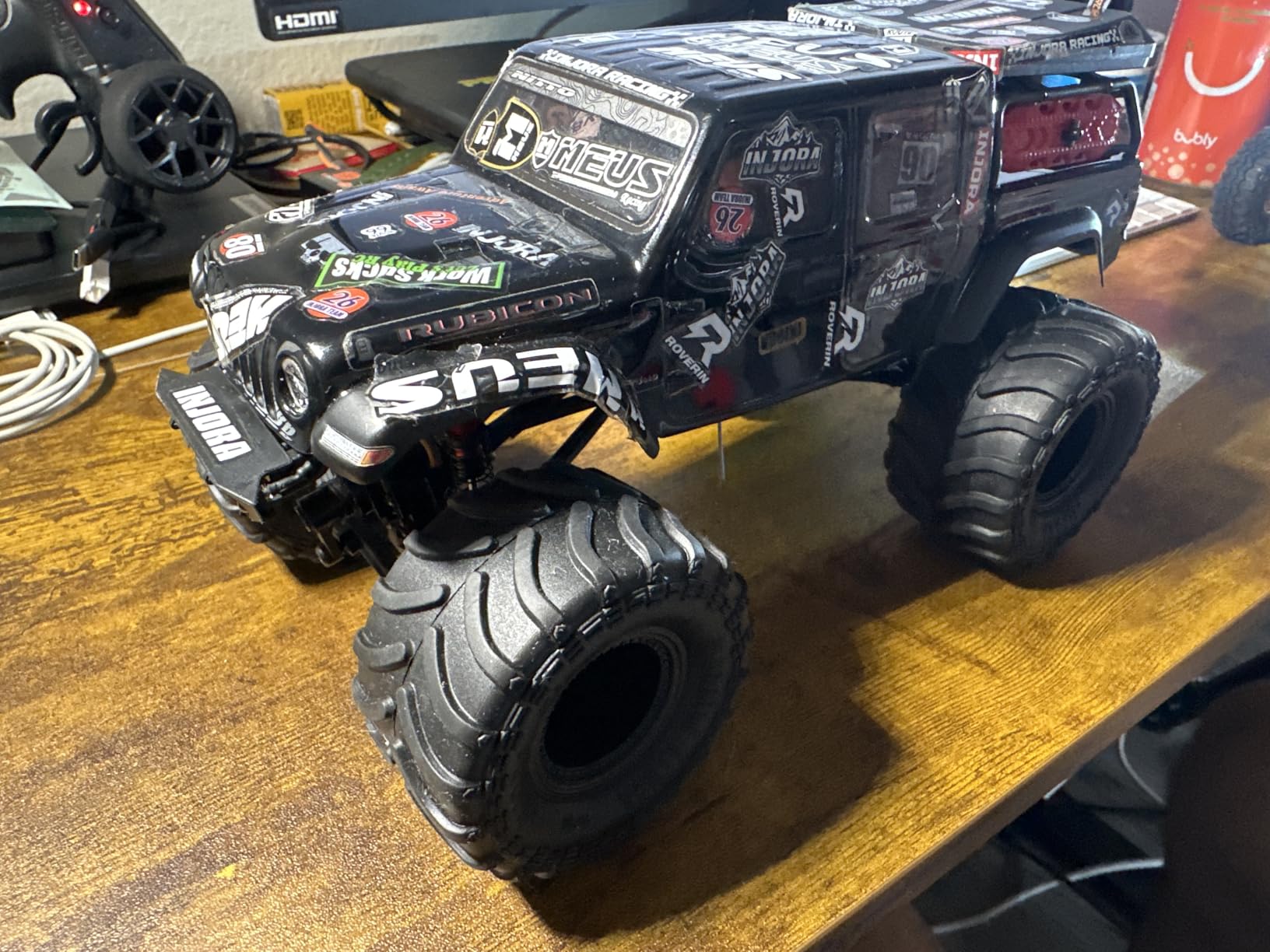 Axial SCX24 Jeep Gladiator RC Truck 4WD Rock Crawler Green AXI00005V2T3 customer photo 1