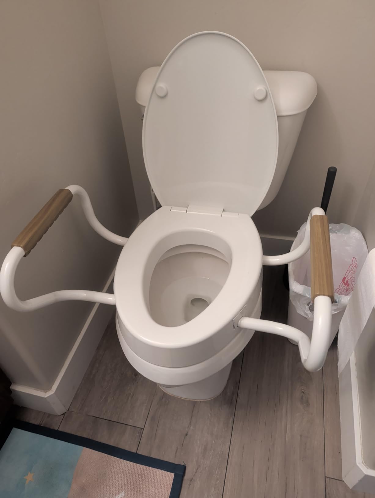 Lunderg Solva Raised Toilet Seat with Handles - Elongated - Adds 3 Inches customer photo 1
